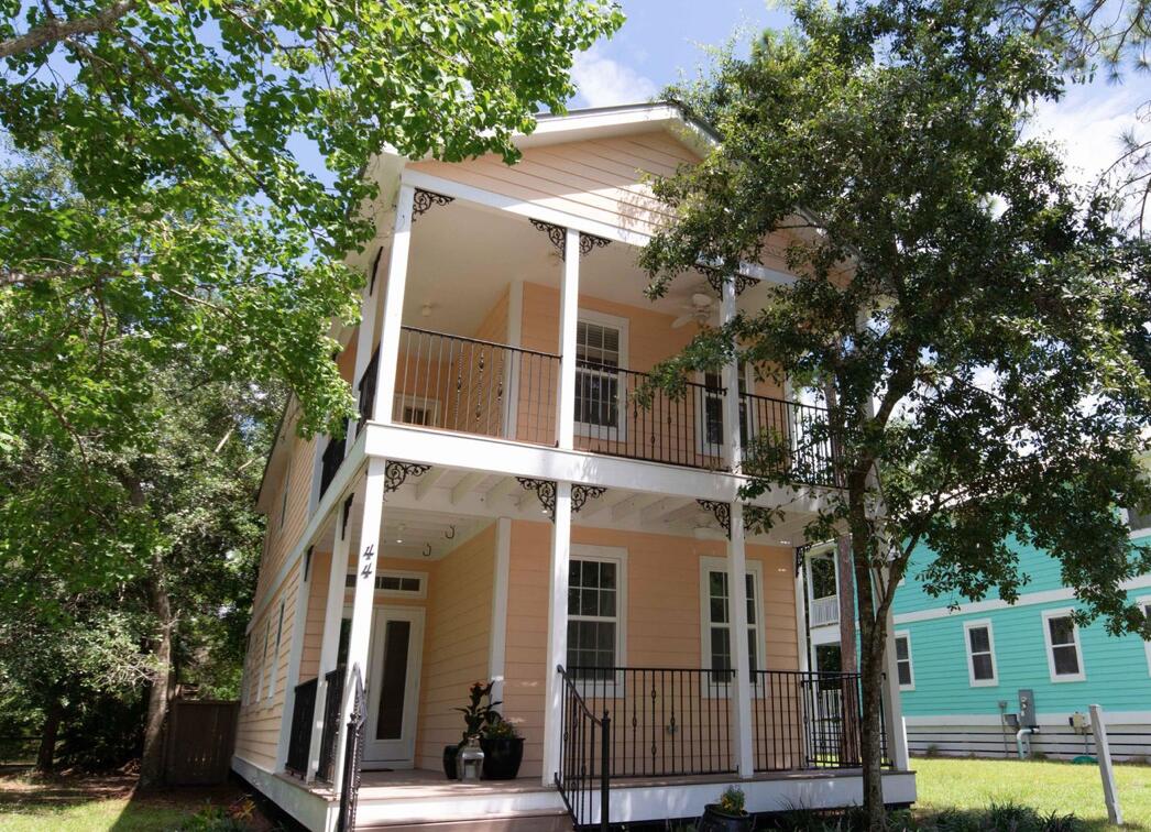 TOWN OF SANTA ROSA - Residential