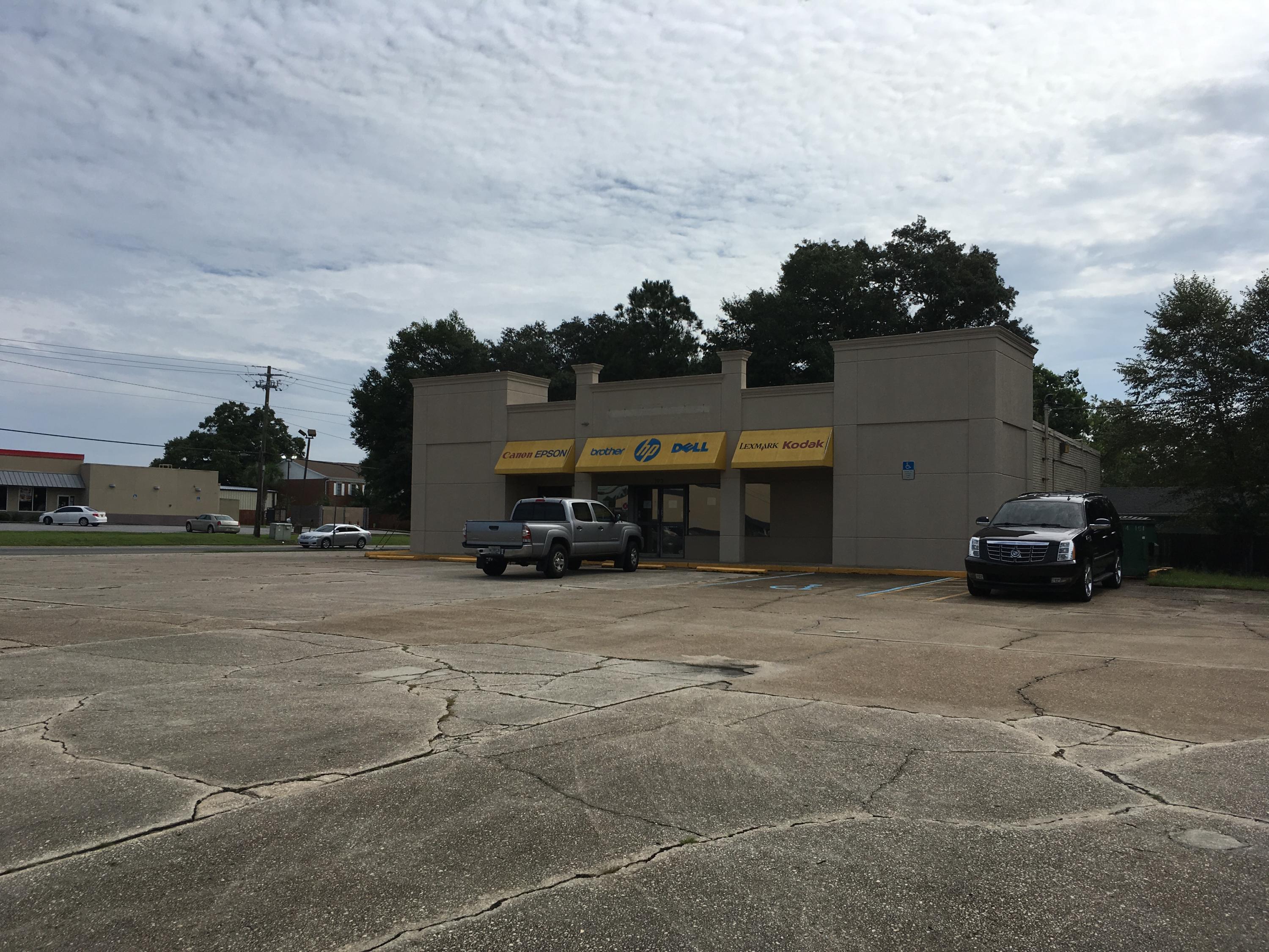 Located on the corner of Mary Esther Blvd. and Hollywood Blvd. affording incredible exposure for your business.