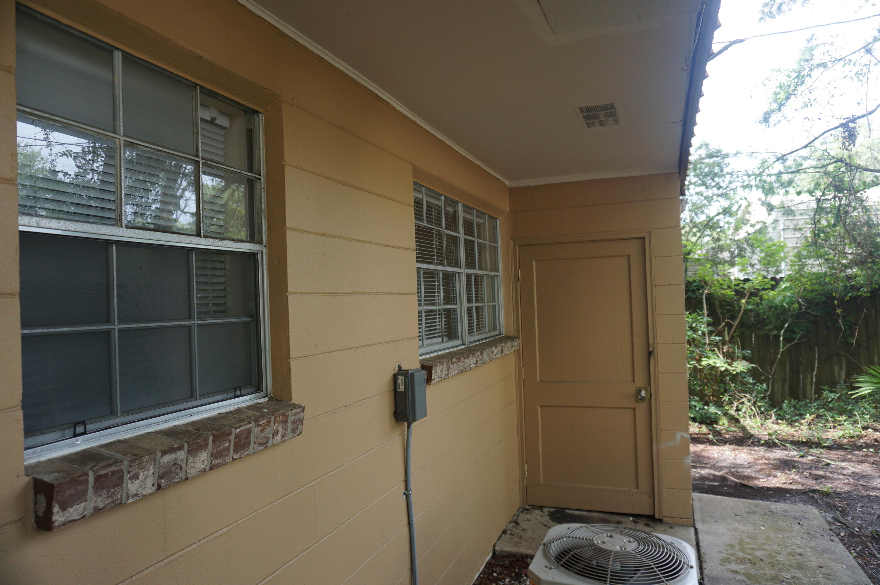 PORT DIXIE - Residential Lease