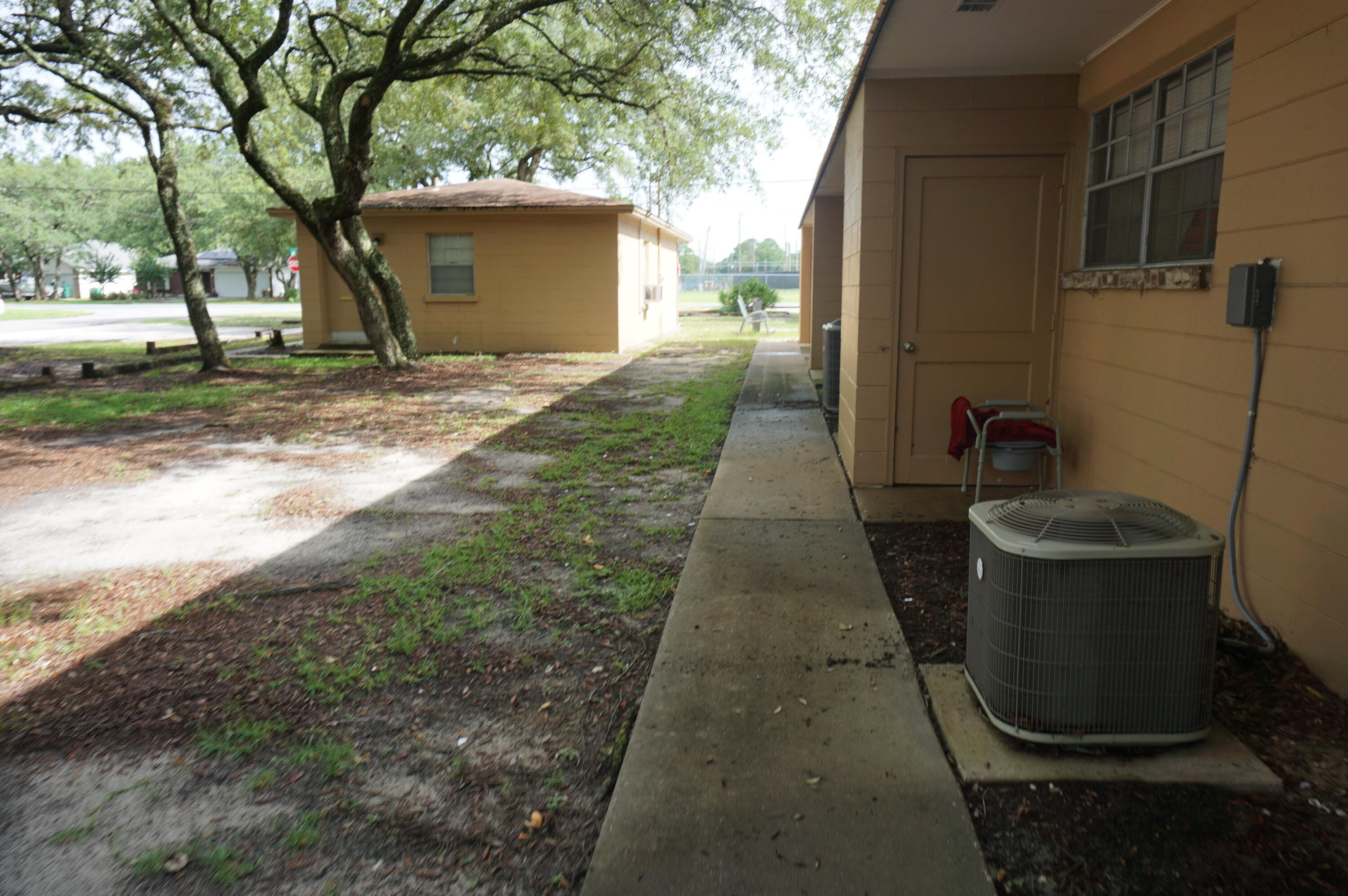 PORT DIXIE - Residential Lease
