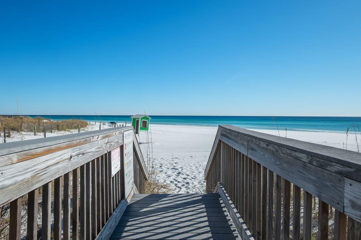 SOUTHWINDS III AT SANDESTIN - Residential