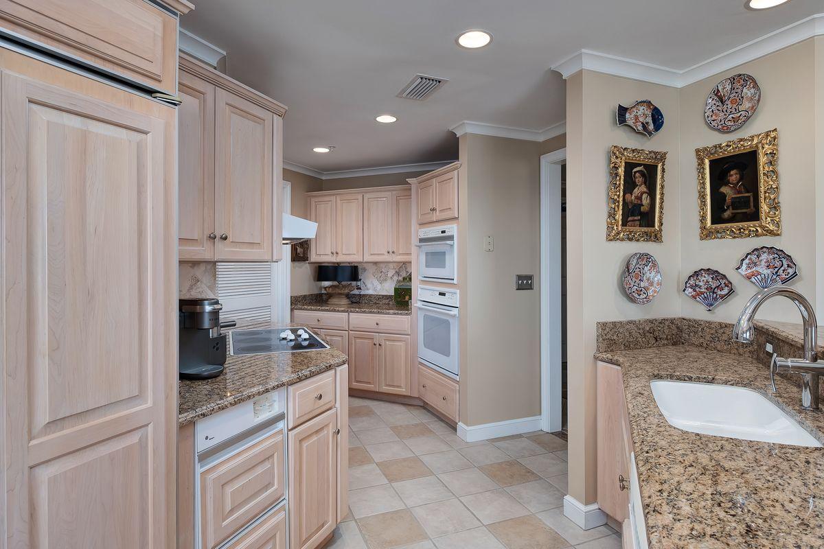 SOUTHWINDS III AT SANDESTIN - Residential
