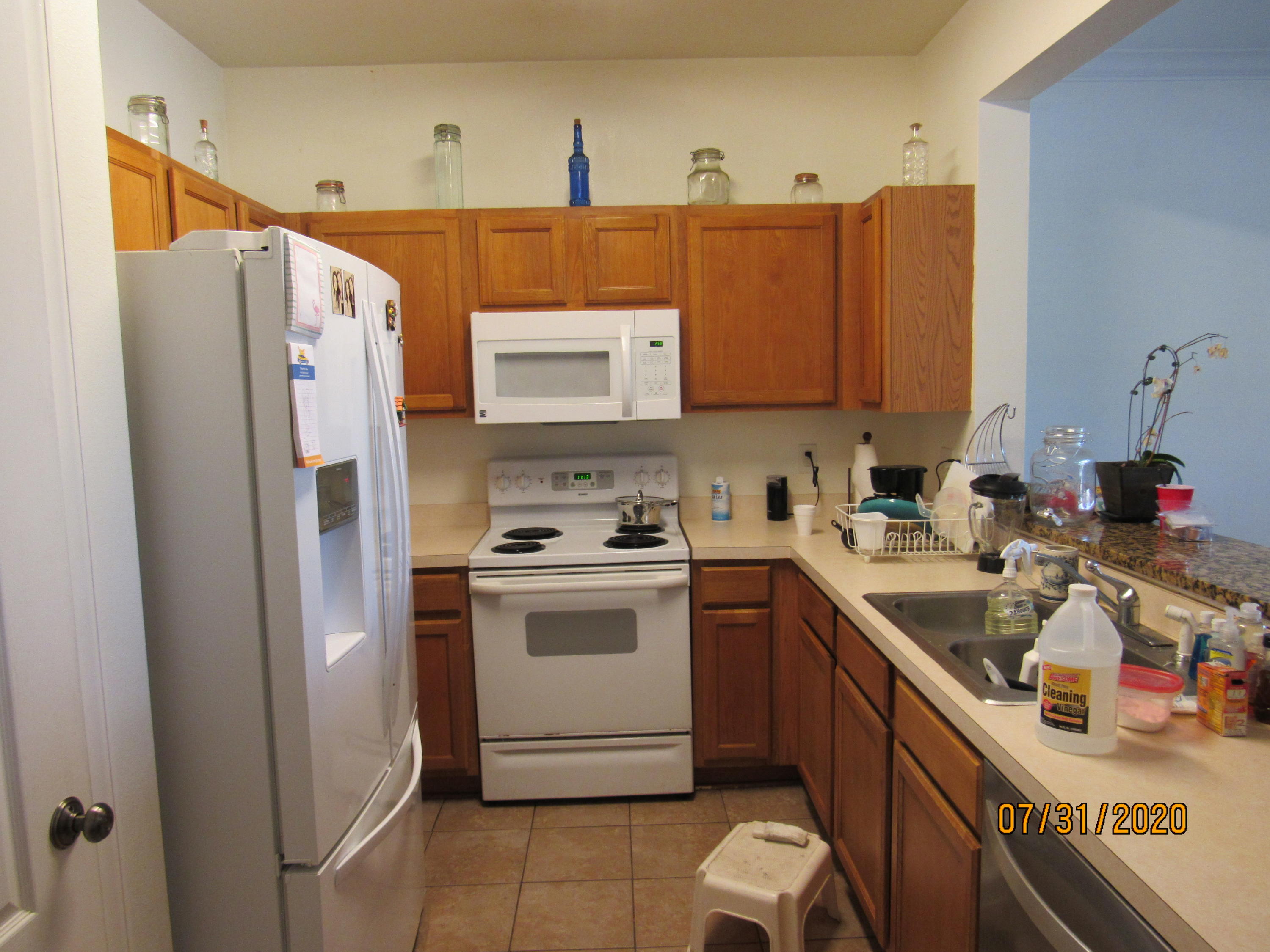 TWIN LAKES TOWNHOMES PH 2 - Residential Lease