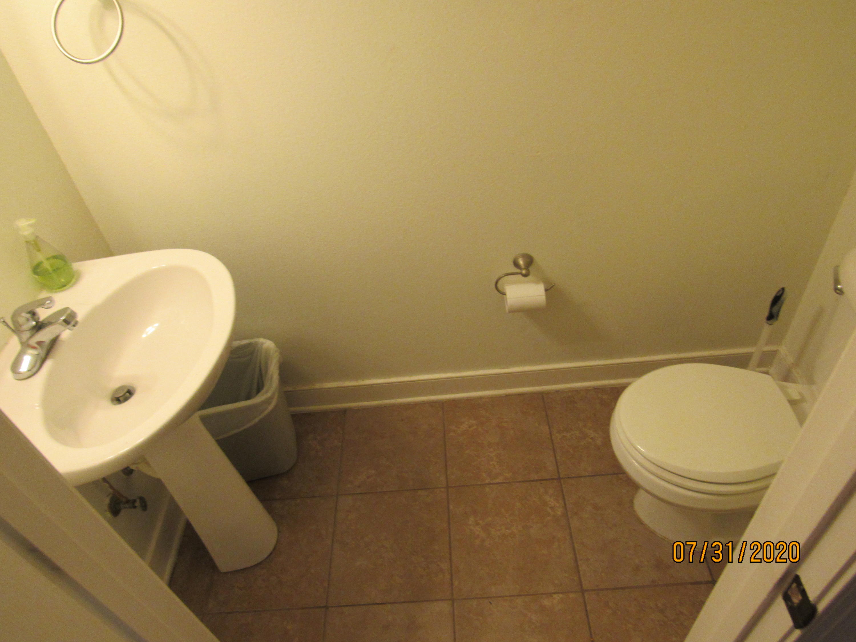 TWIN LAKES TOWNHOMES PH 2 - Residential Lease