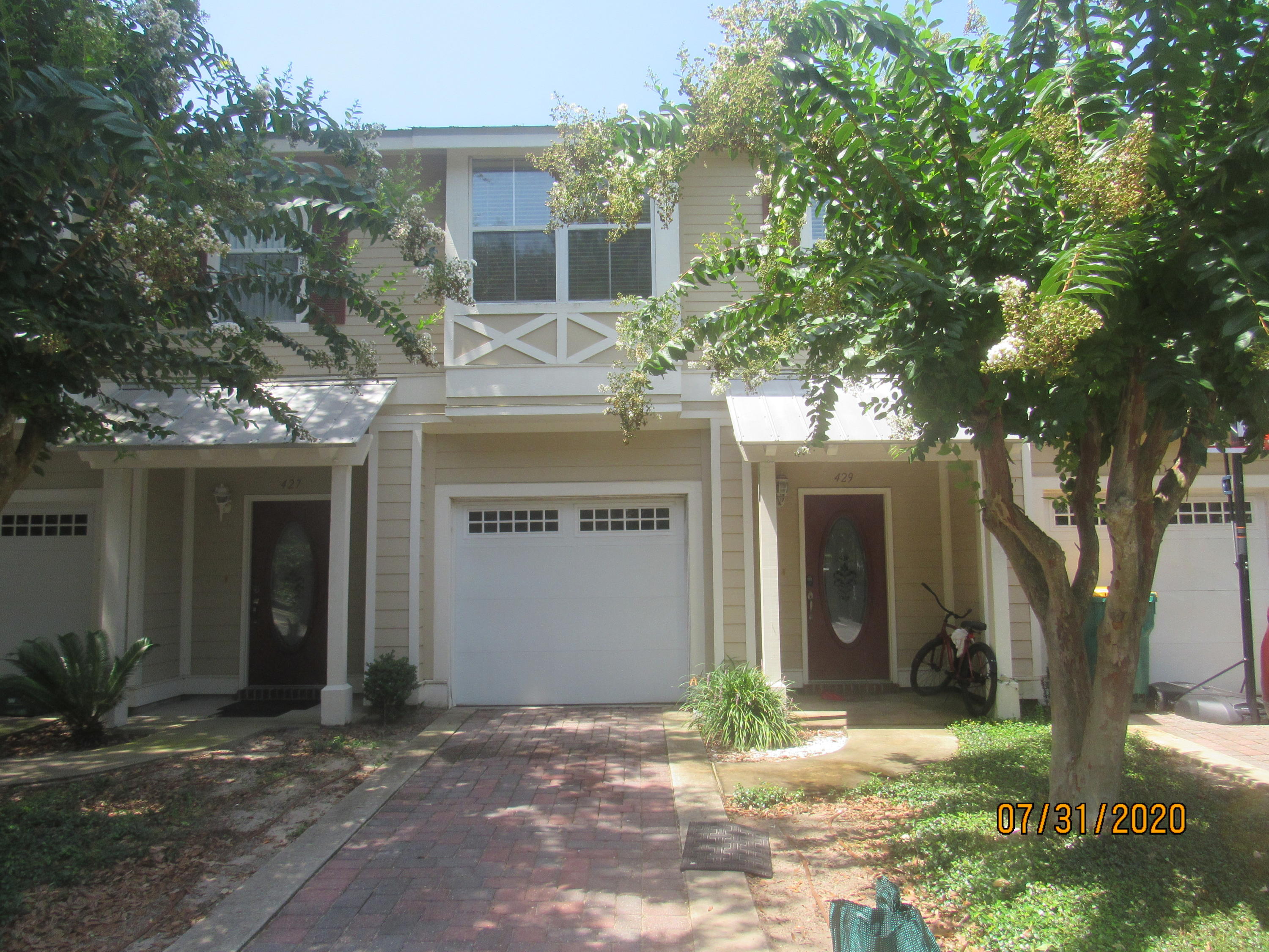 TWIN LAKES TOWNHOMES PH 2 - Residential Lease