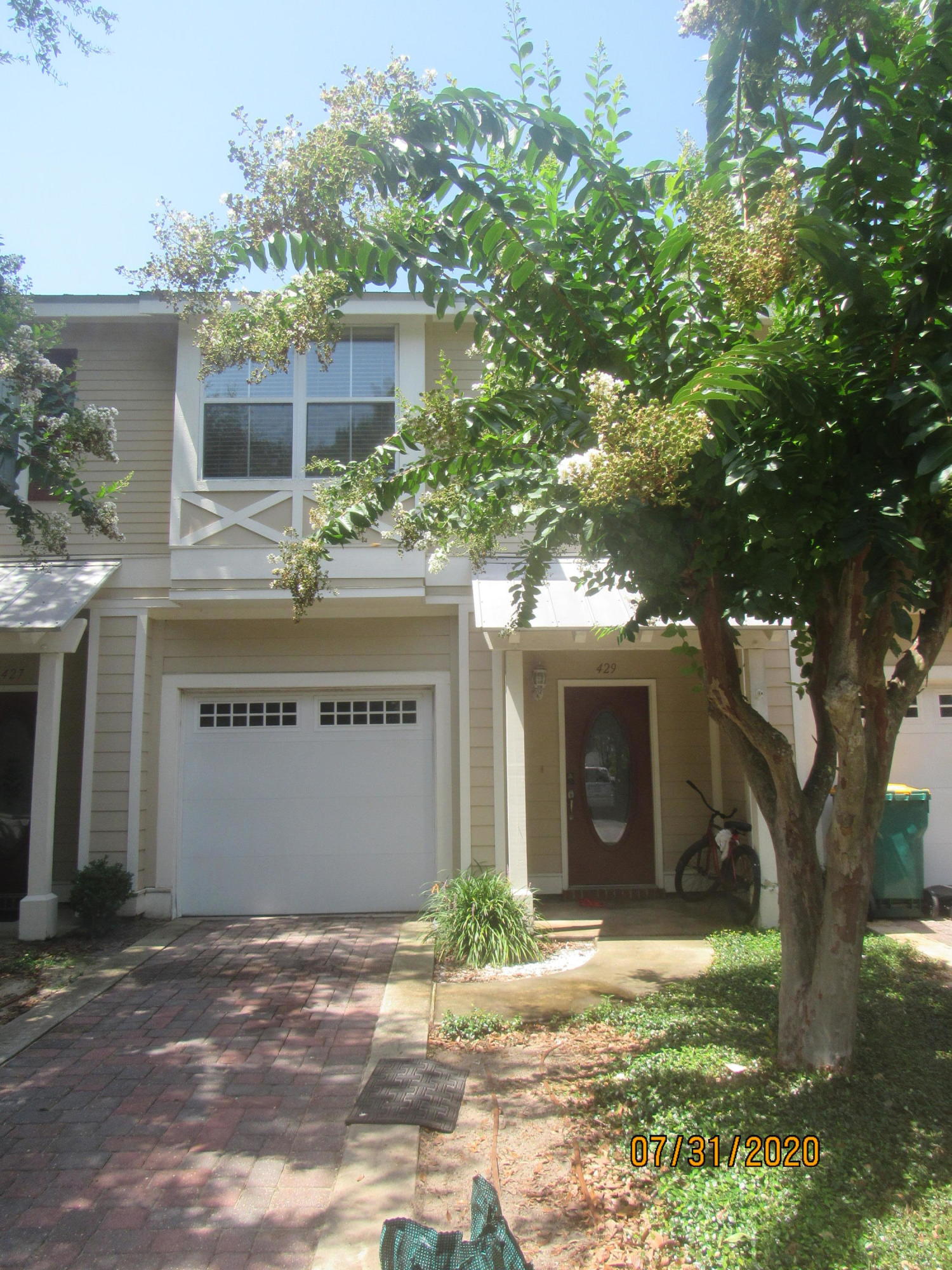 TWIN LAKES TOWNHOMES PH 2 - Residential Lease