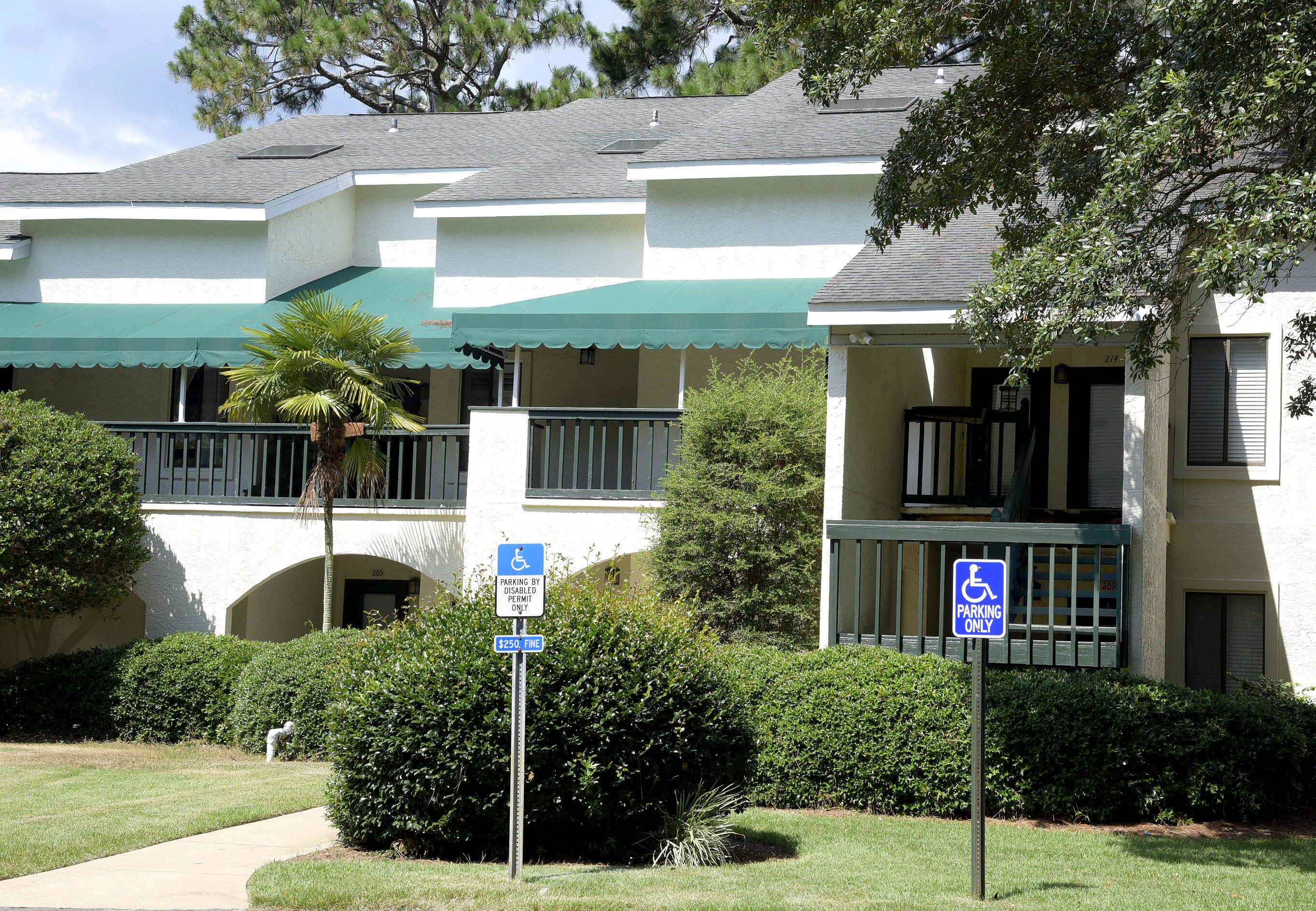 LAKESIDE CONDO AT BLUEWATER BA - Residential