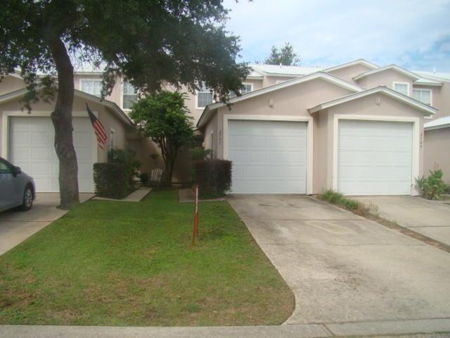 Great townhome in Villa Danielle. three bedroom two and half  bath. Community pool, tennis courts and Pickleball. Wonderful neighborhood.