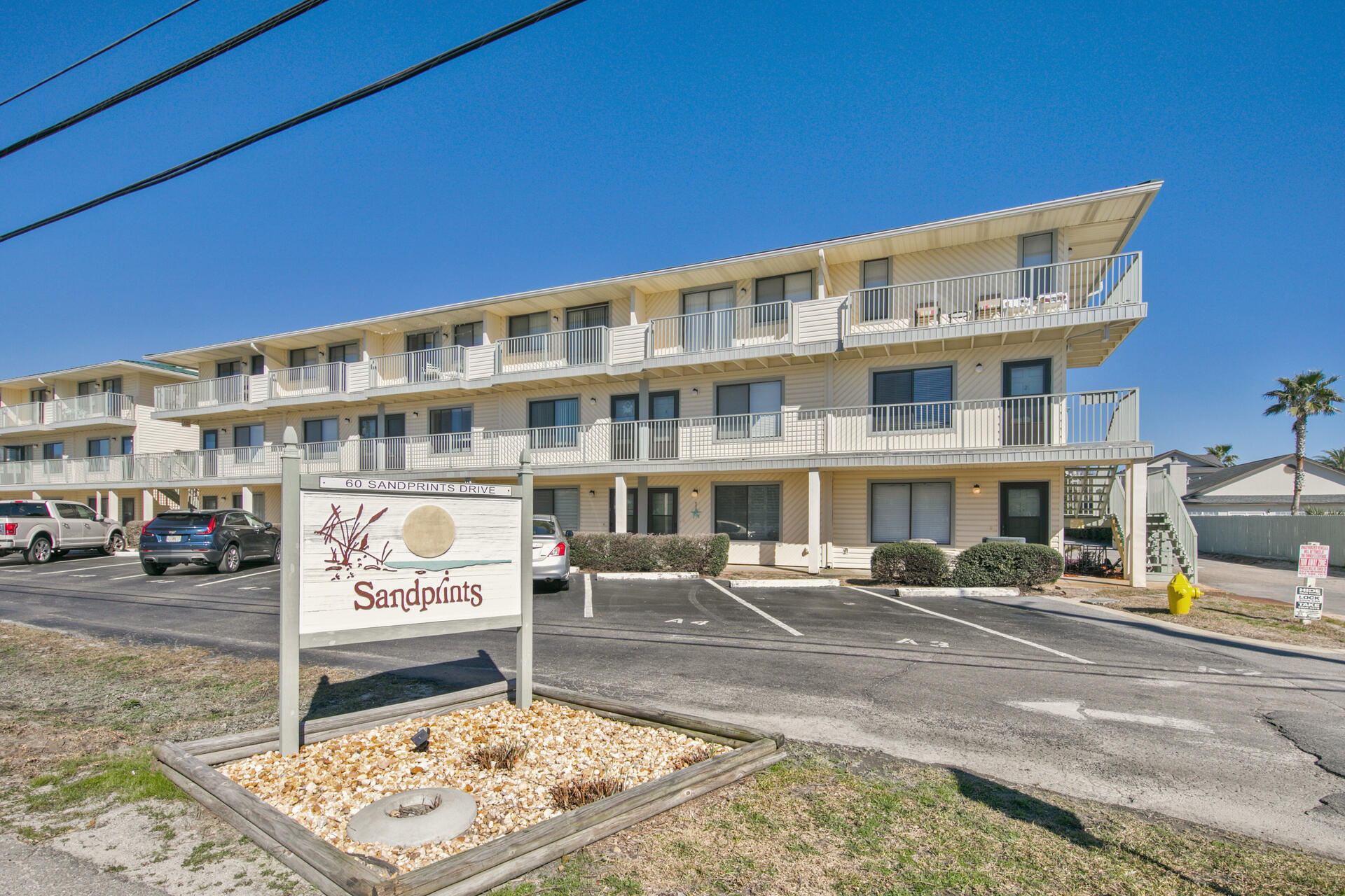 SANDPRINTS CONDO - Residential