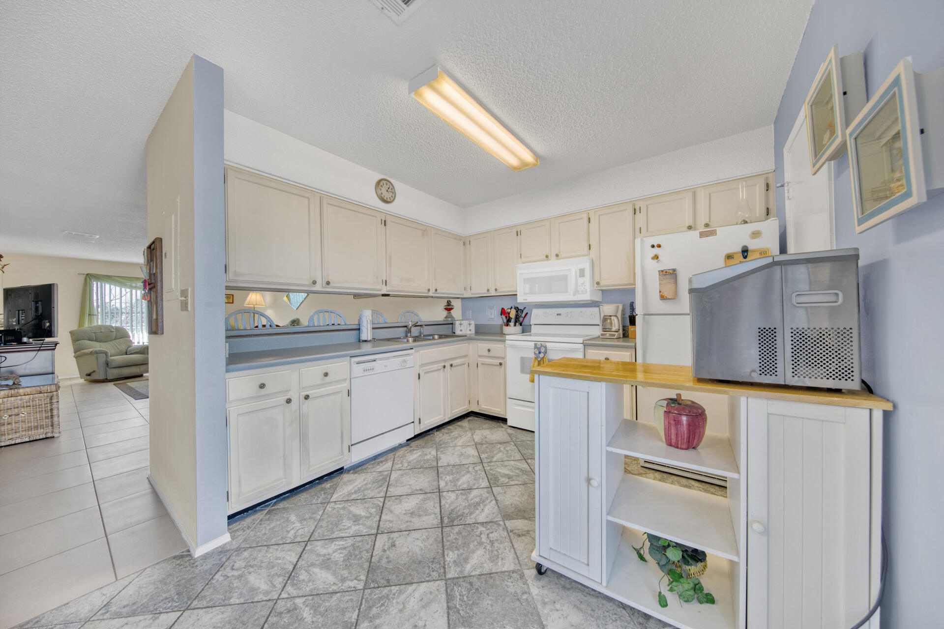 SANDPRINTS CONDO - Residential