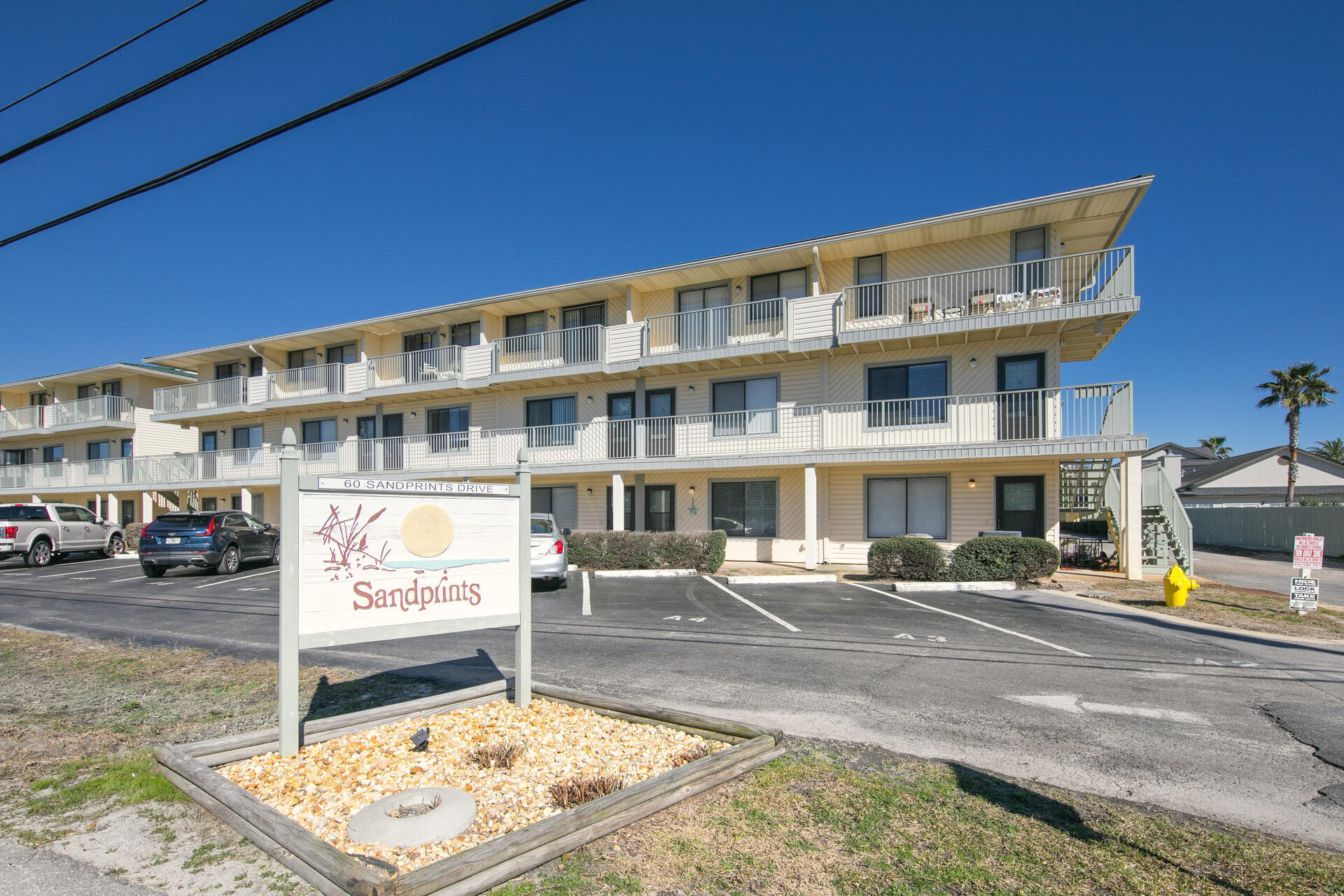SANDPRINTS CONDO - Residential