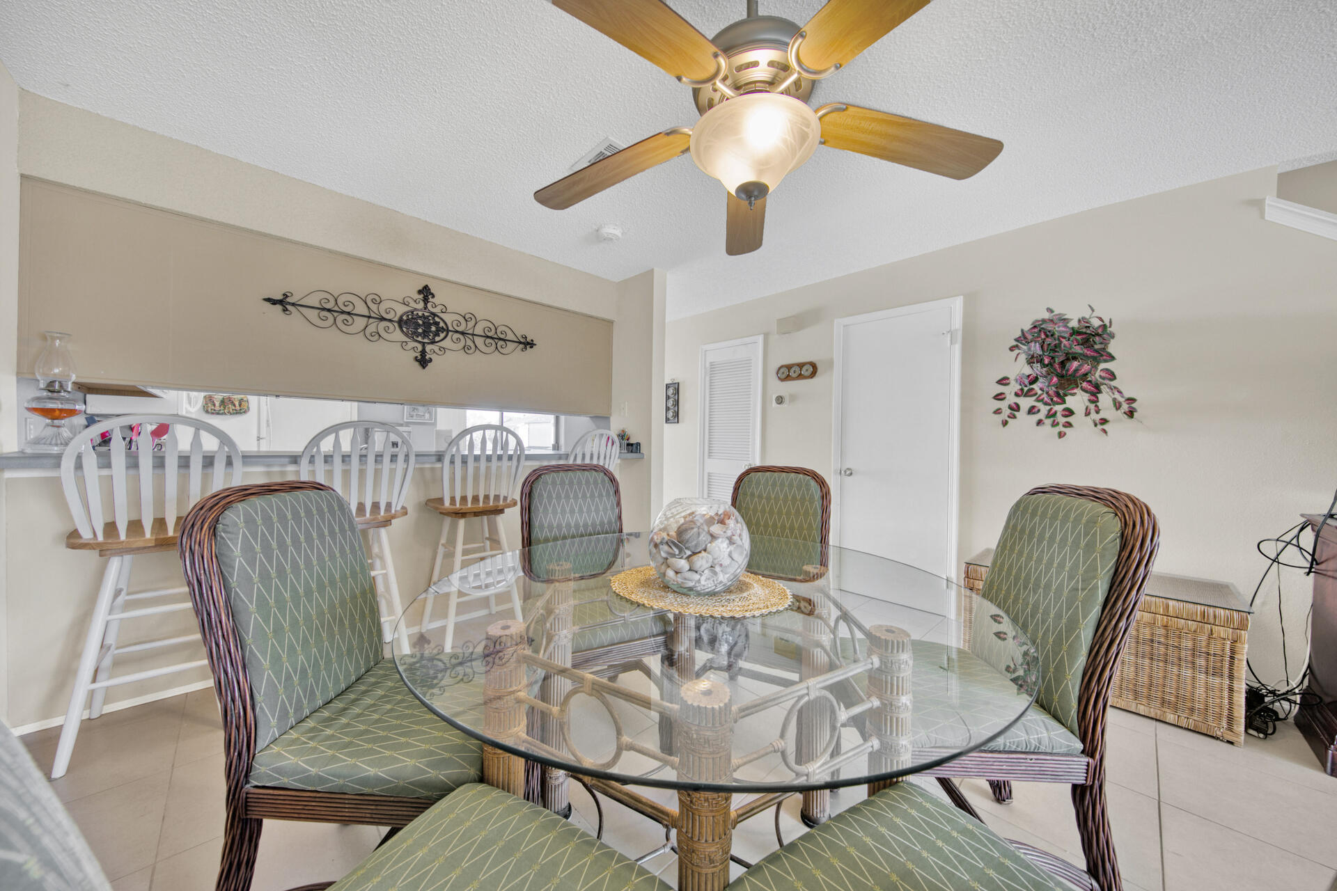 SANDPRINTS CONDO - Residential