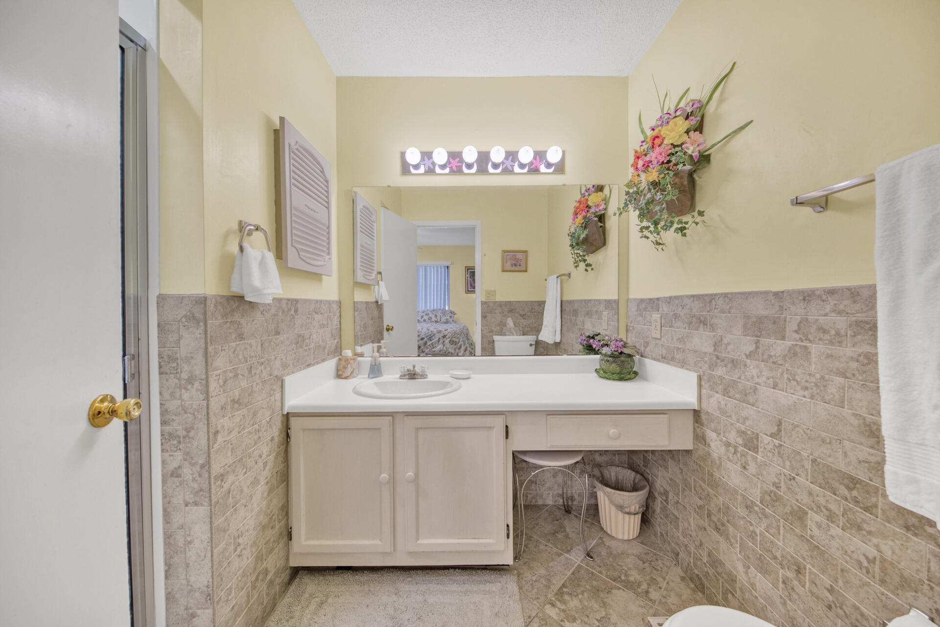 SANDPRINTS CONDO - Residential