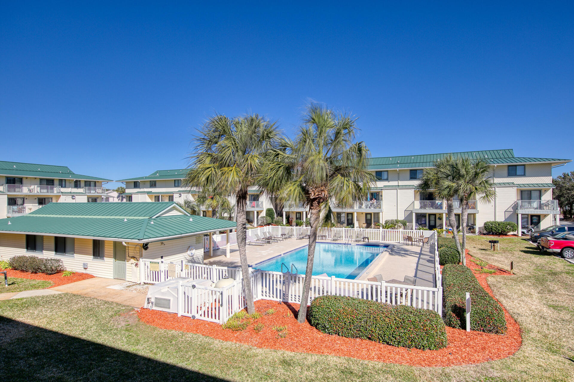 SANDPRINTS CONDO - Residential