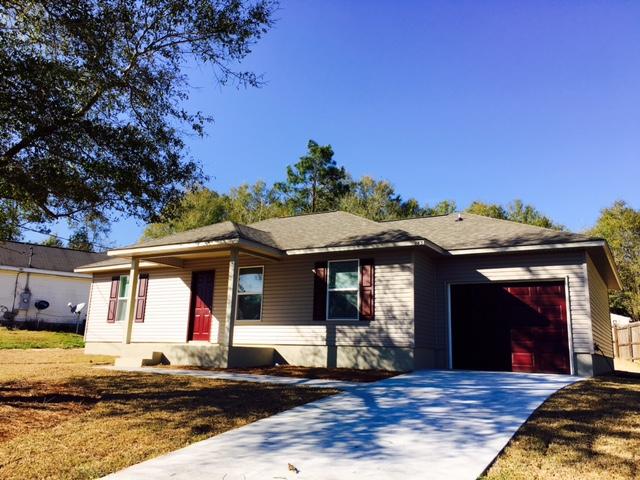 Come see this lovely, like new home with open floor plan to include living room, well equipped kitchen and dining area. This home also includes a split bedroom plan with the master bedroom, master bath, walk-in closet, two additional bedrooms and a 2nd full bath. You will enjoy a one car garage with opener, an open patio and fenced yard. Owner will consider pets. Don't wait, call today!