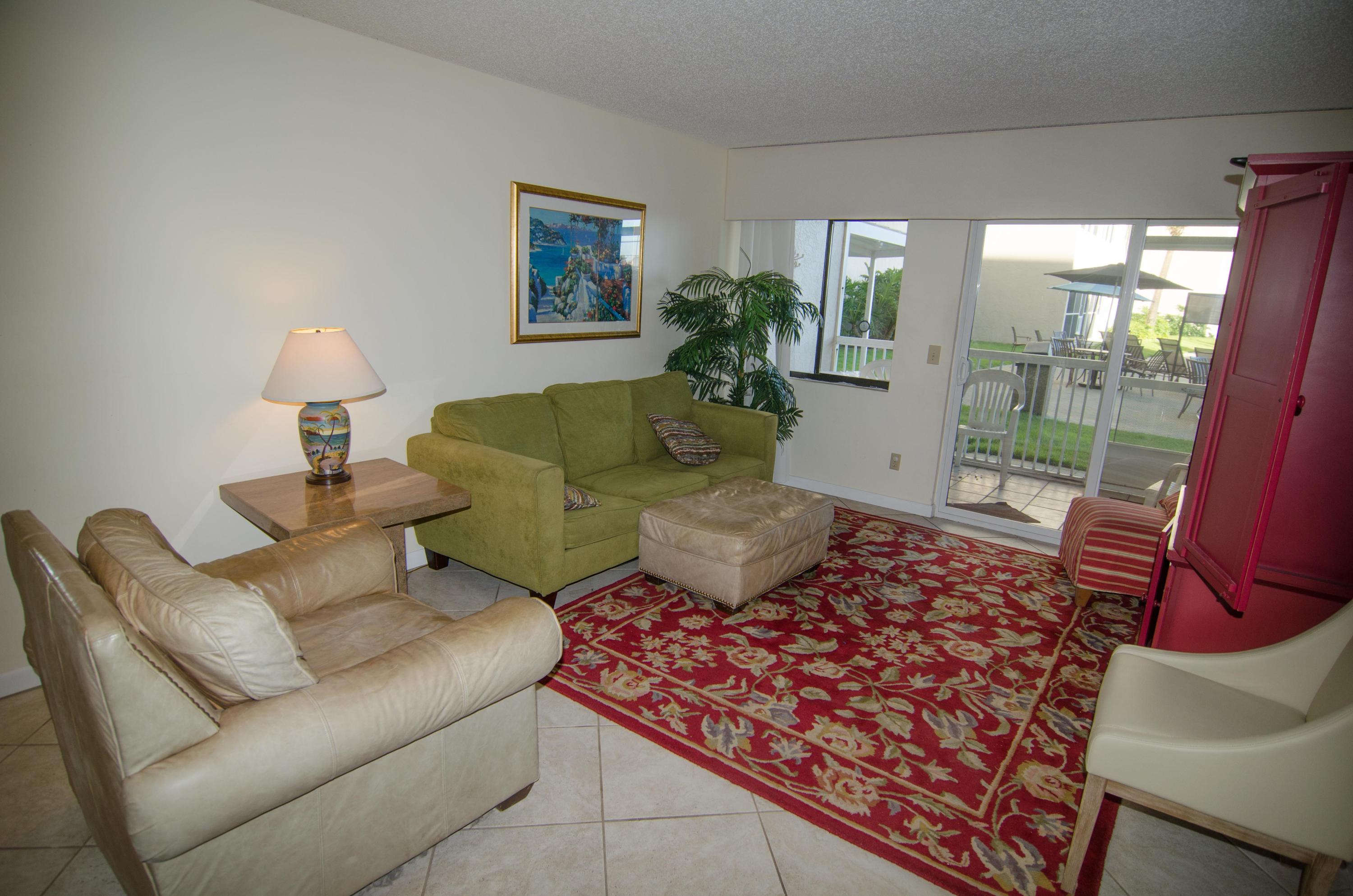 HOLIDAY SURF & RACQUET CLUB - Residential