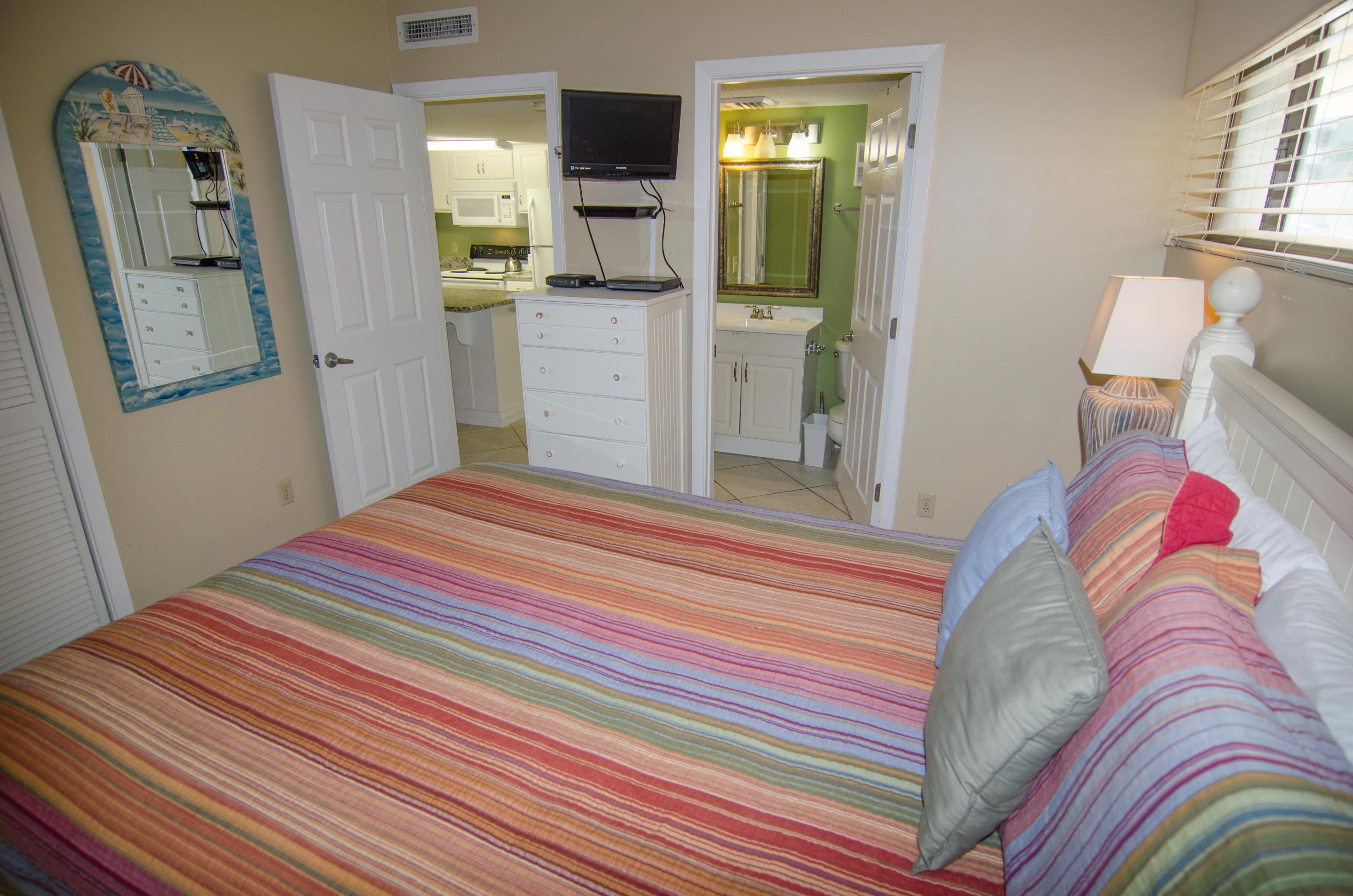 HOLIDAY SURF & RACQUET CLUB - Residential