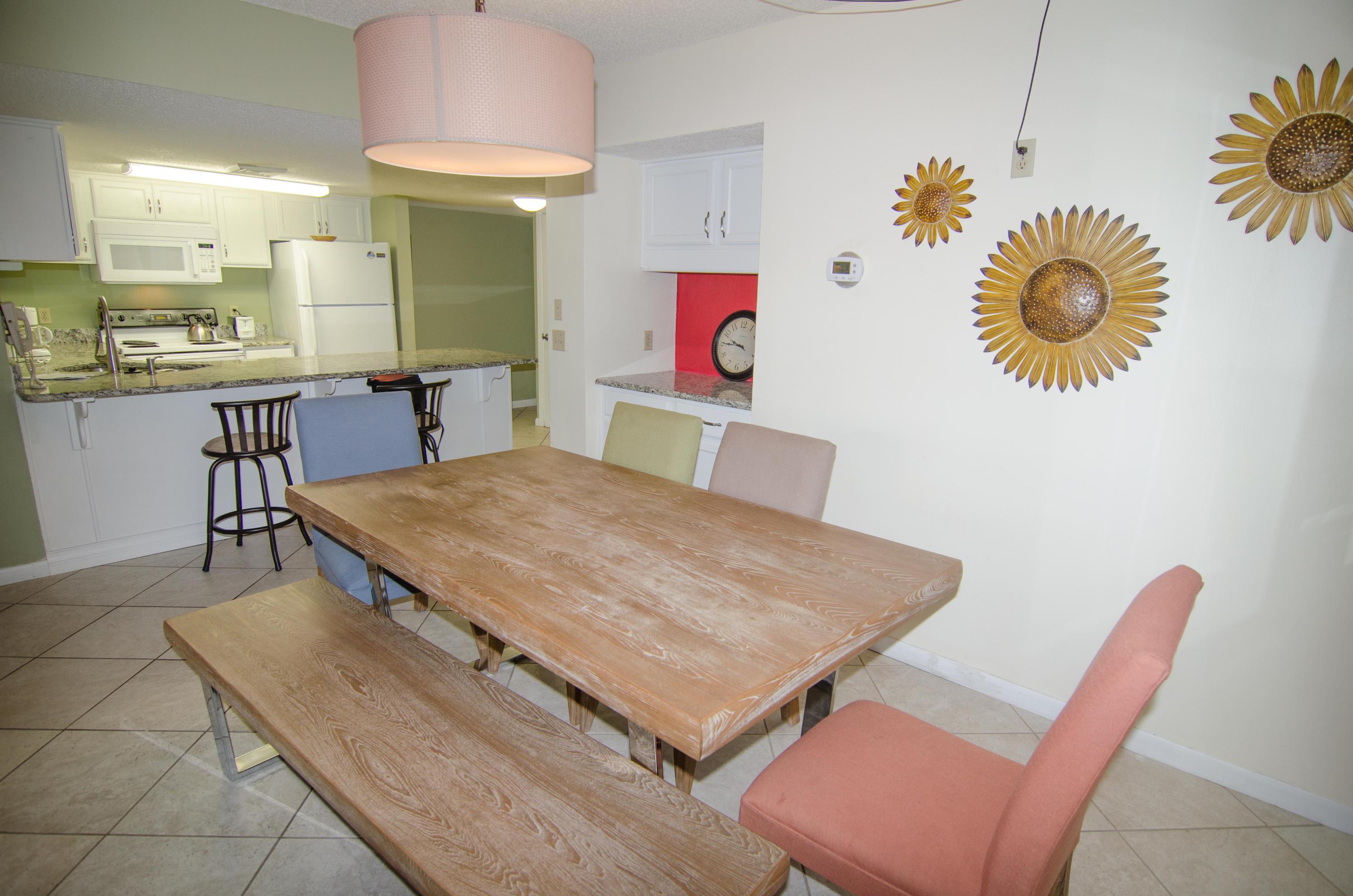 HOLIDAY SURF & RACQUET CLUB - Residential
