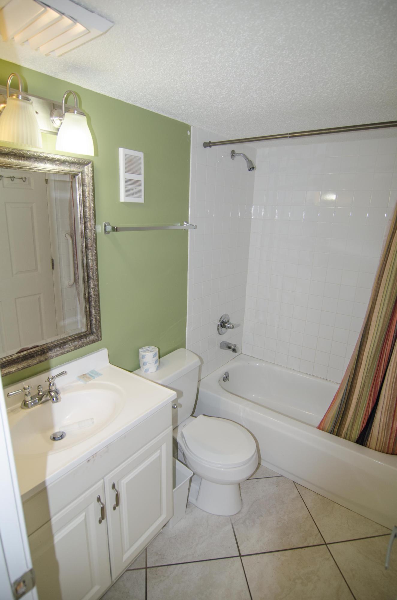 HOLIDAY SURF & RACQUET CLUB - Residential