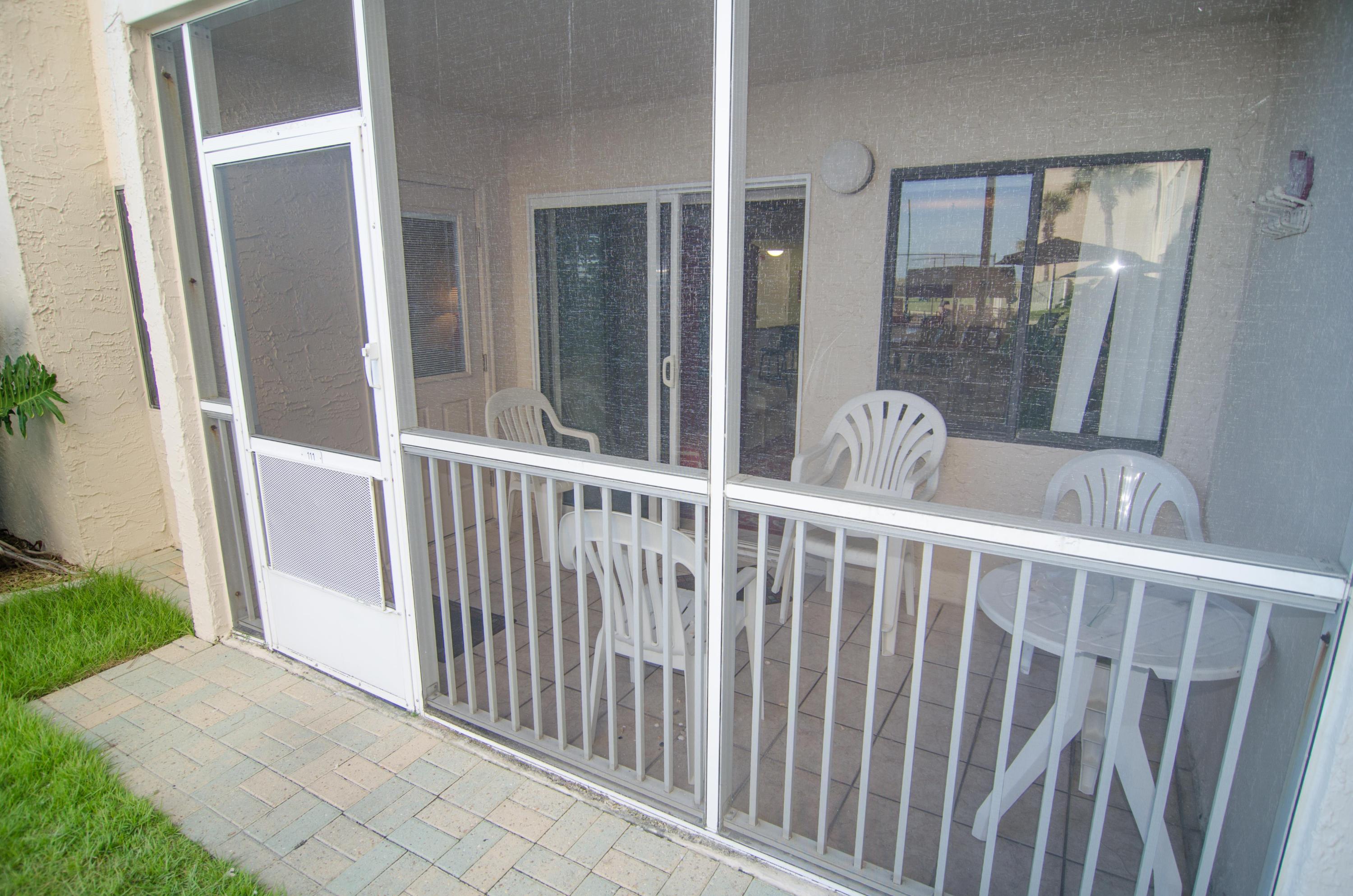 HOLIDAY SURF & RACQUET CLUB - Residential