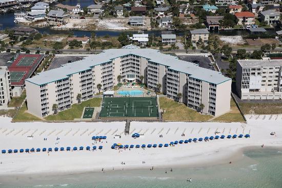 HOLIDAY SURF & RACQUET CLUB - Residential