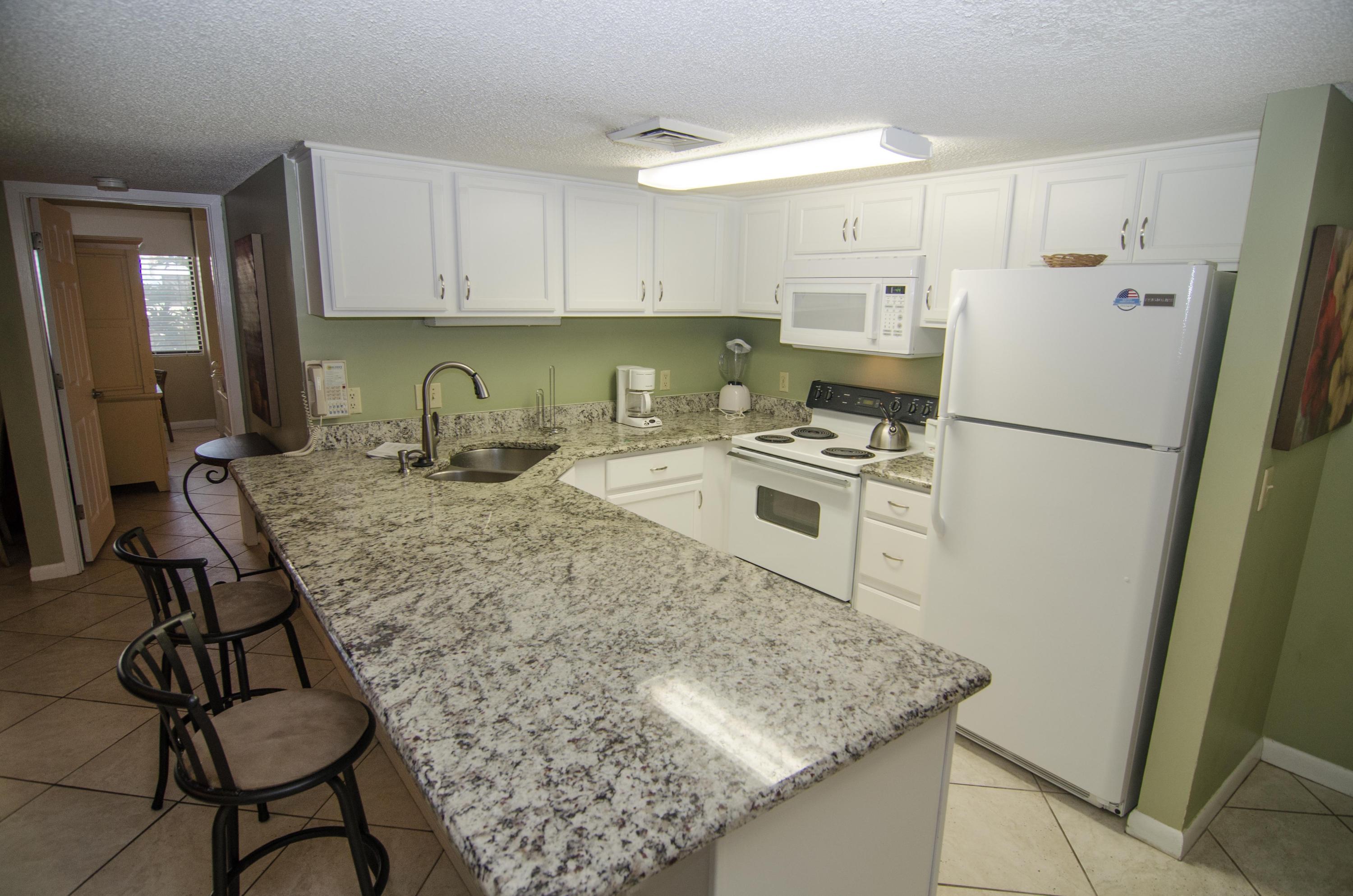 HOLIDAY SURF & RACQUET CLUB - Residential