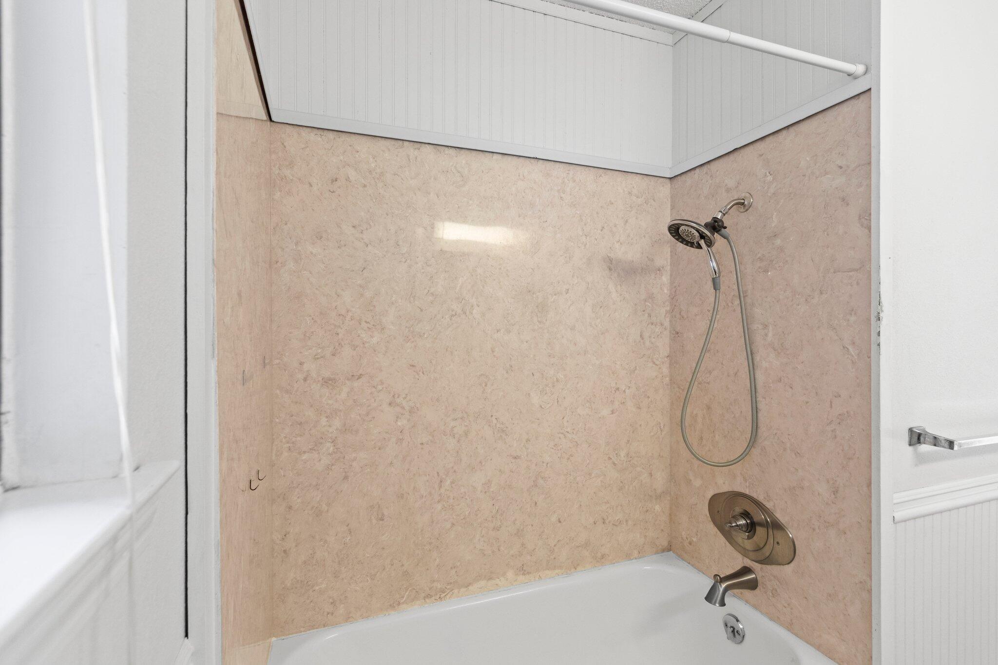 VALPARAISO PLAT 16 - Residential Lease