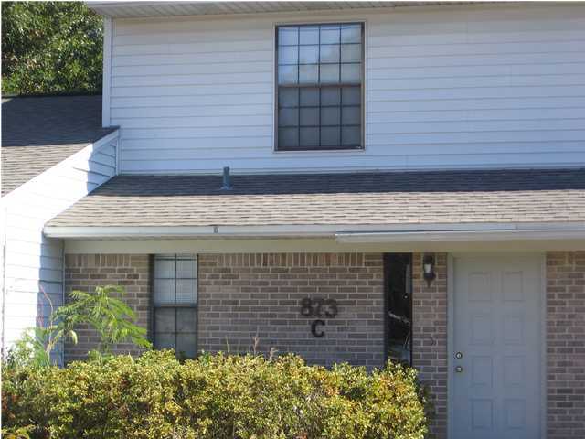 ENERGY EFFICIENT TOWN HOME CLOSE TO EVERYTHING! 10 MINUTES TO EGLIN OR HURLBURT.
TILED LIVING/DINING AREA - KITCHEN - HALF BATH & UTILITY AREA ARE DOWNSTAIRS. BEDROOMS AND FULL BATH ARE UPSTAIRS.
SECURITY DEPOSIT INCLUDES $300 NON REFUNDABLE FLOOR CLEANING FEE & $95 PEST CONTROL FEE. PRIVACY FENCED BACK YARD. CREDIT CHECK FEE IS $35 PER PERSON.
