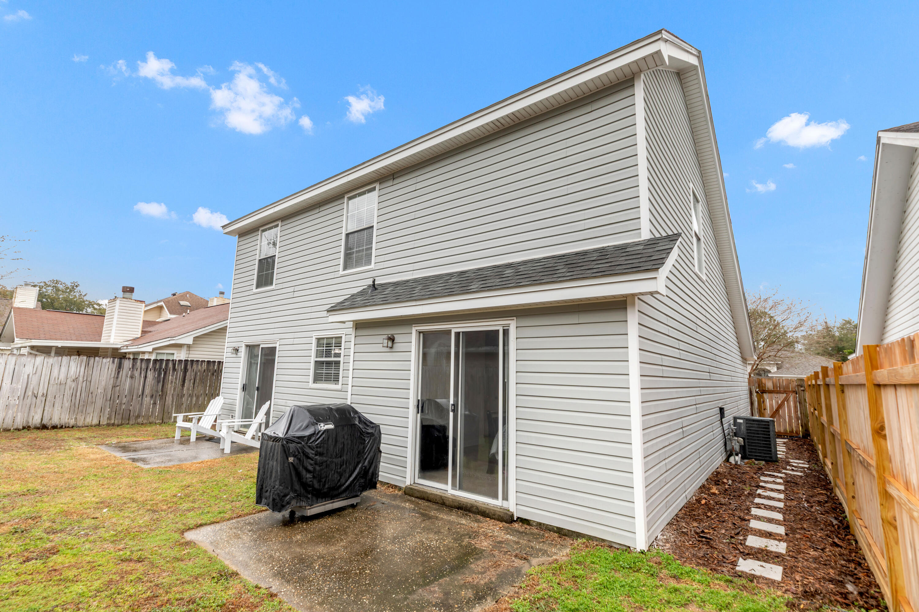 ROANOKE VILLAGE S/D - Residential