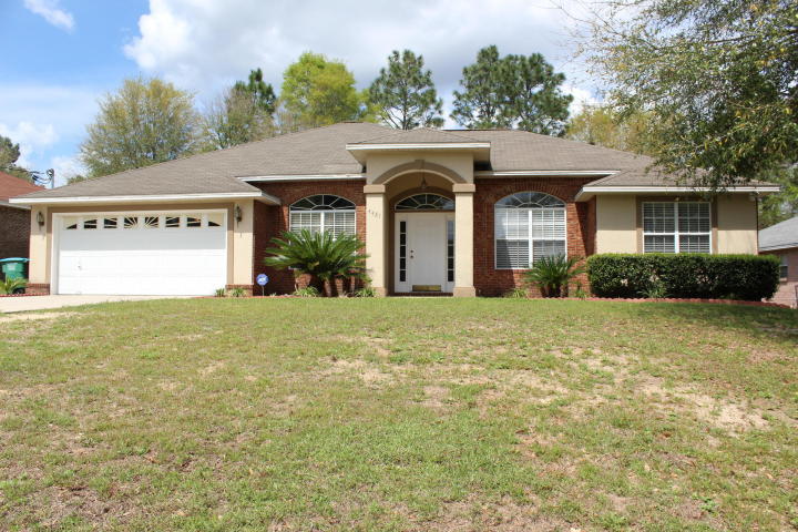 Great 4 bedroom home on the South Side of Crestview. Enjoy the good life living out of traffic's way.NO PETS! Call today!