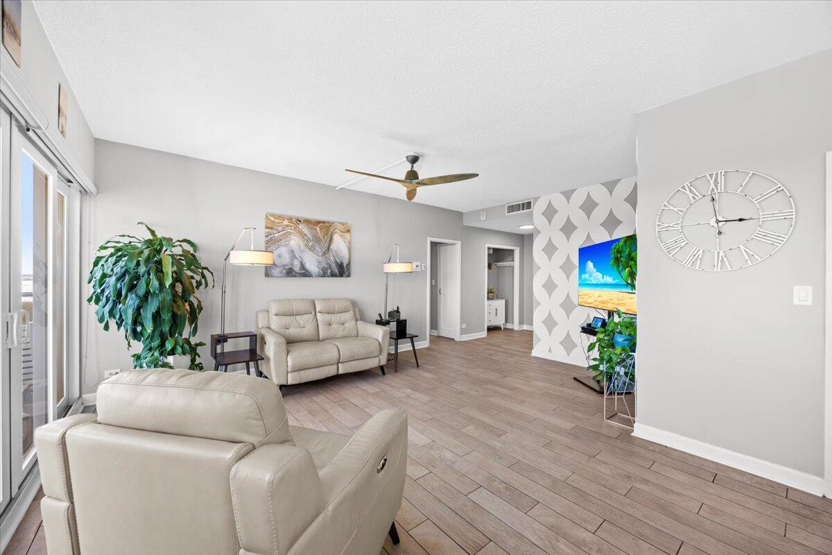BAYSHORE CONDO - Residential