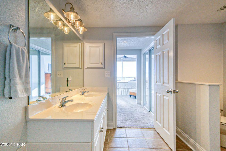 MAJESTIC BEACH TOWERS II - Residential