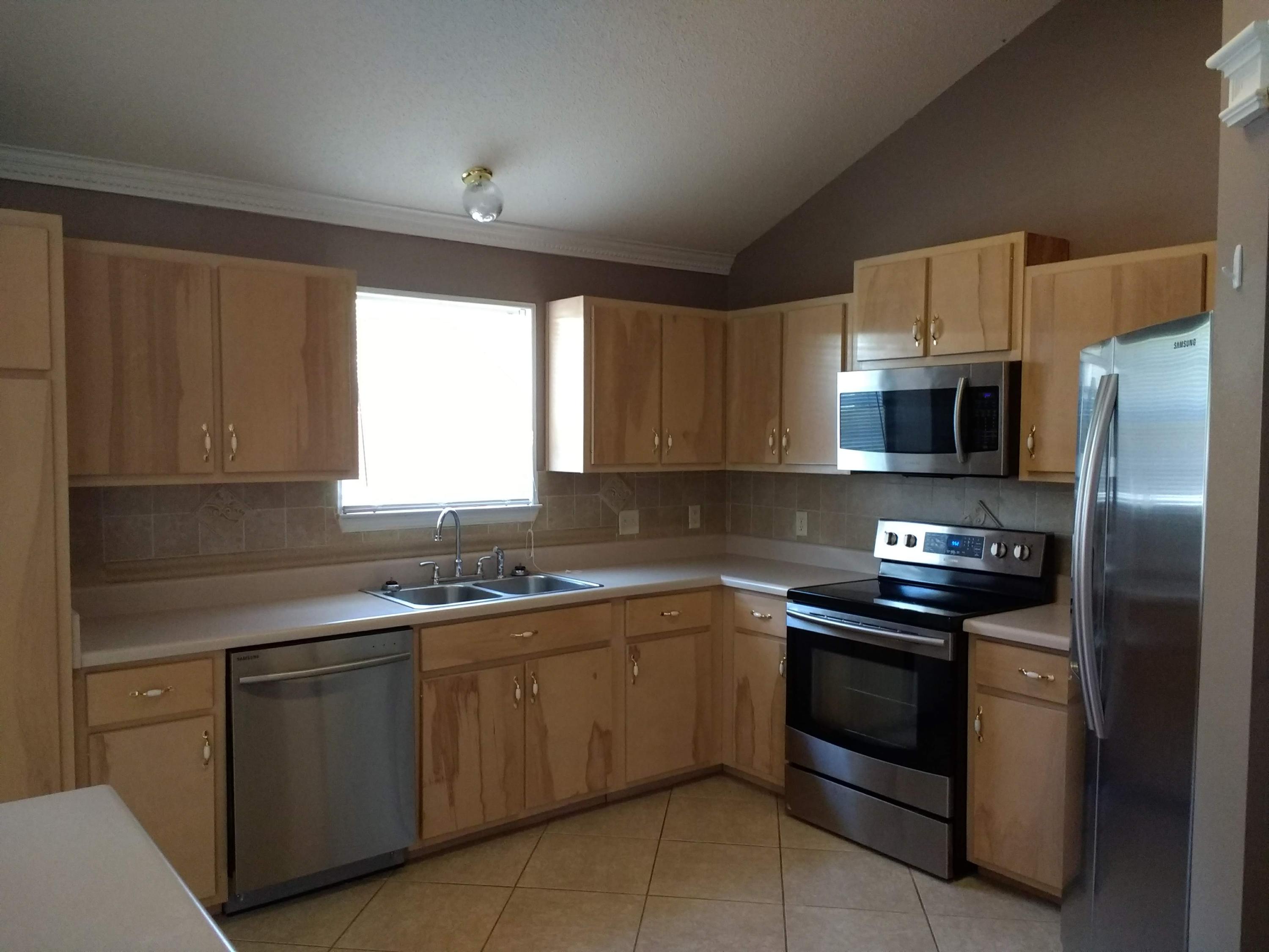 SOUTHGATE PH 3 - Residential Lease