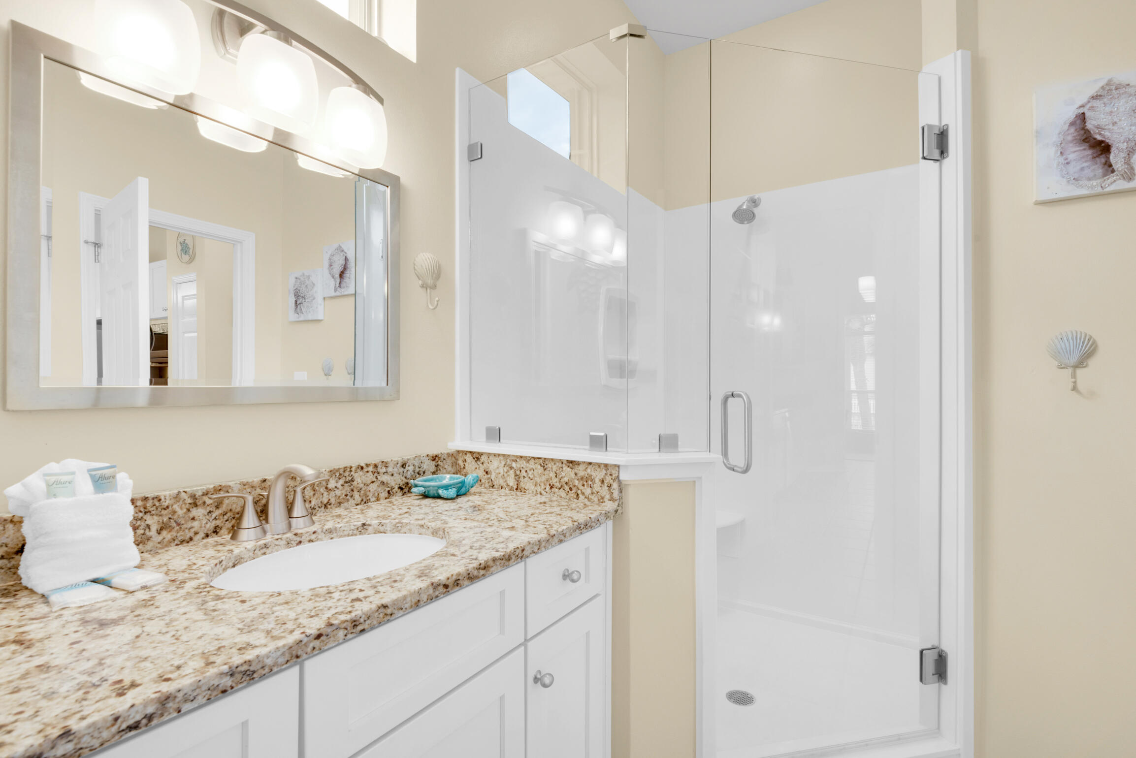MARAVILLA COTTAGES - Residential