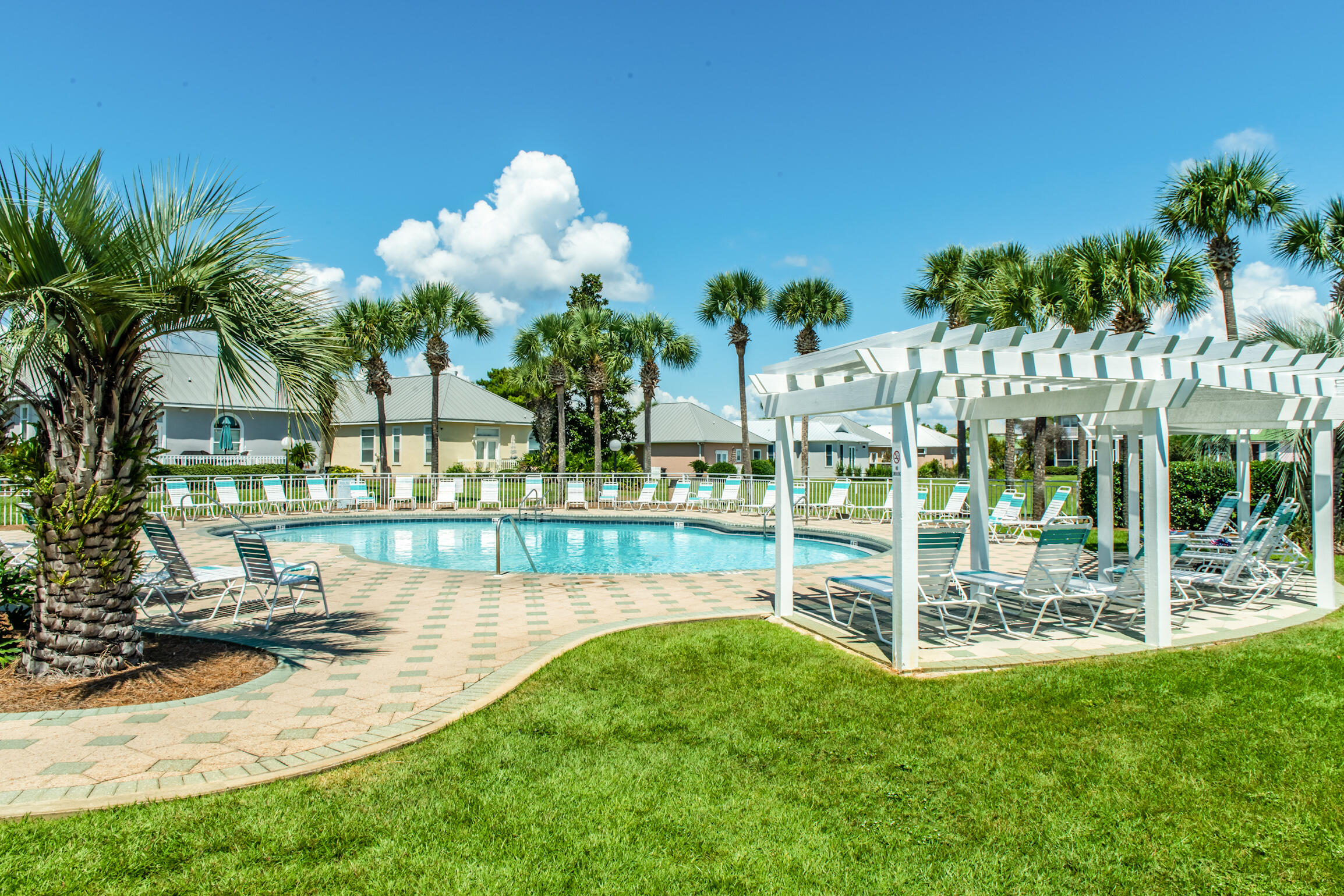 MARAVILLA COTTAGES - Residential