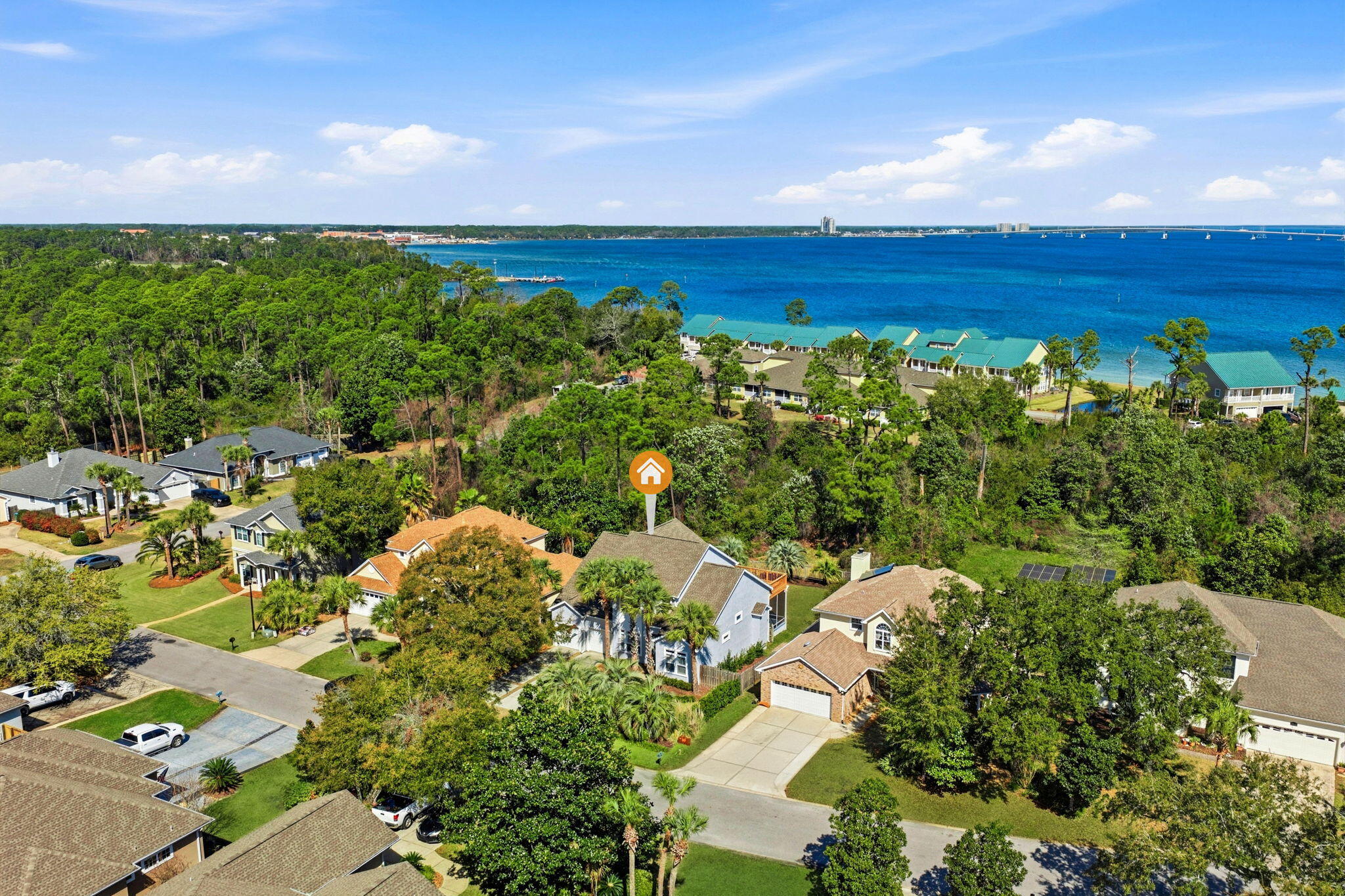 PELICAN BAY - Residential