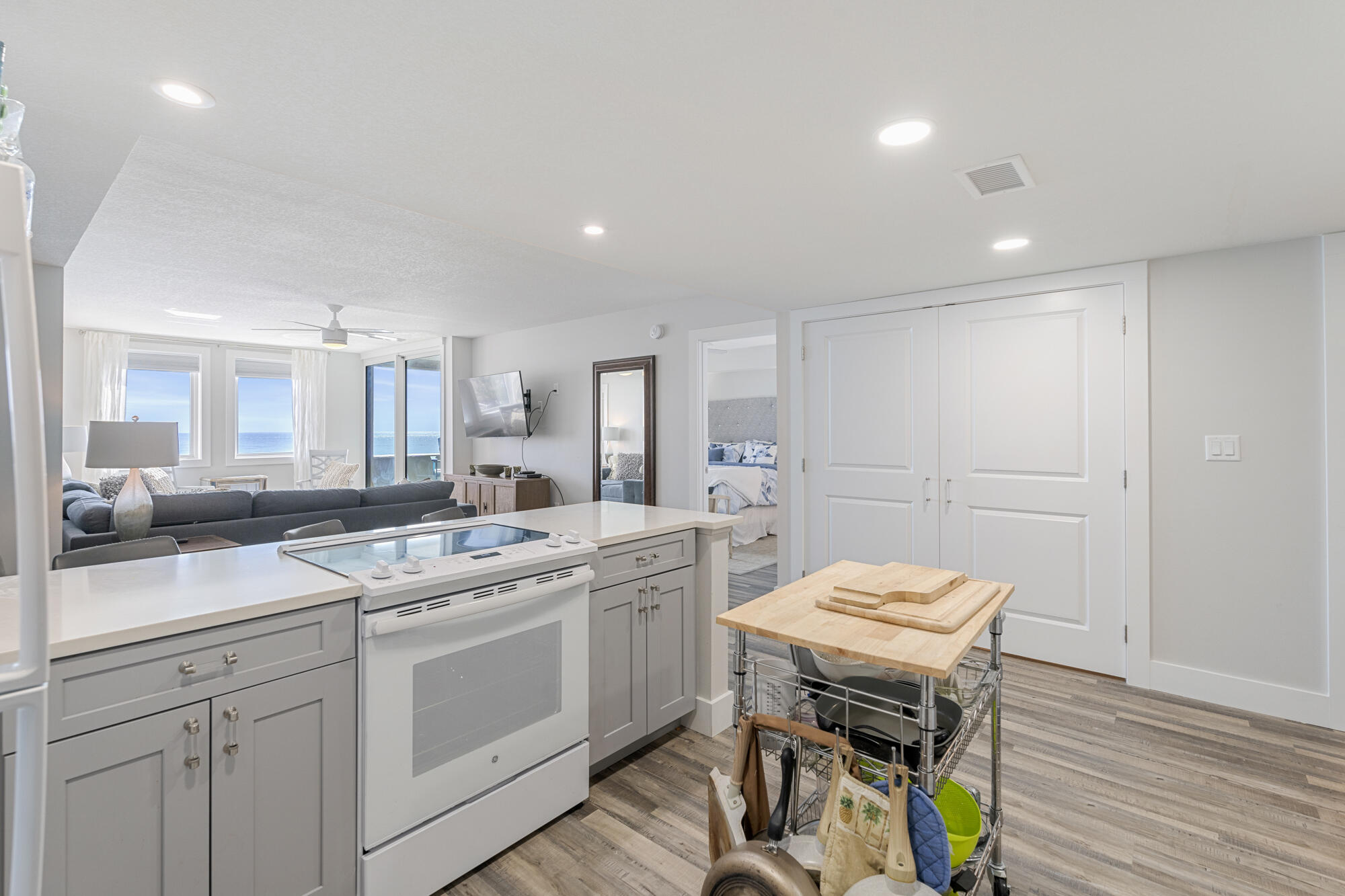 JETTY EAST CONDO - Residential