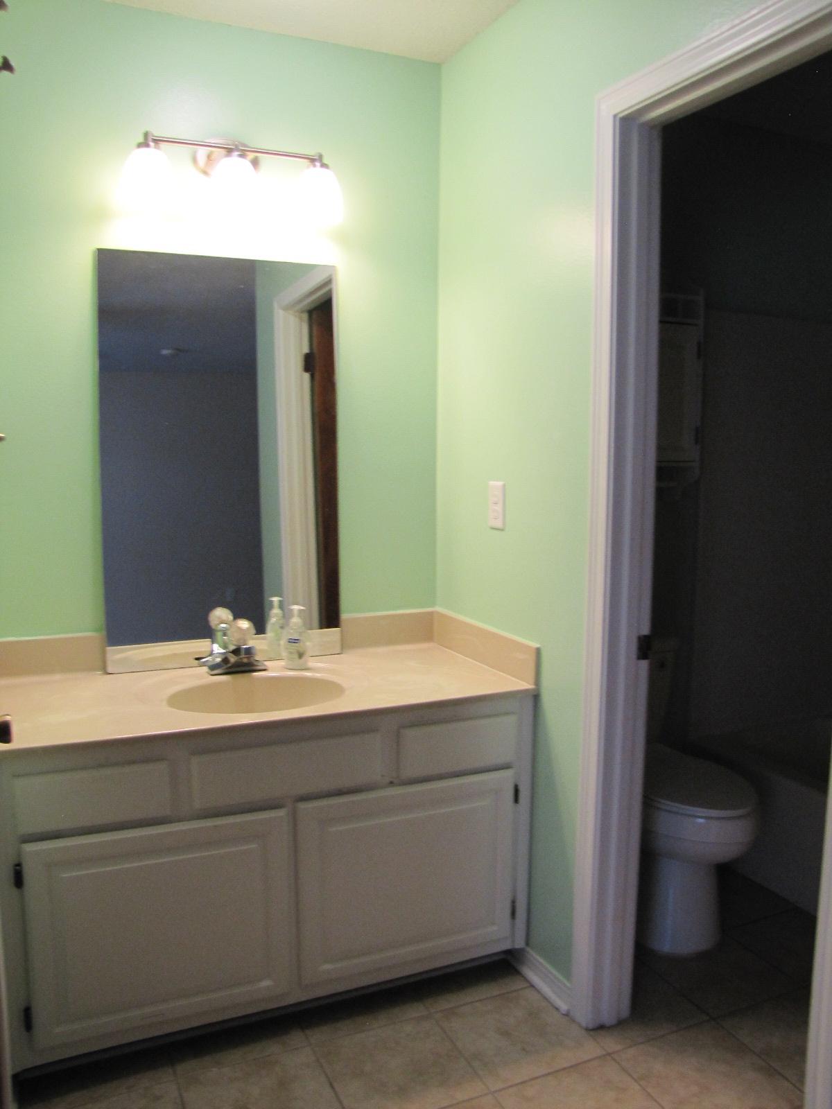 COUNTRYVIEW ESTATES 2ND ADDN - Residential Lease