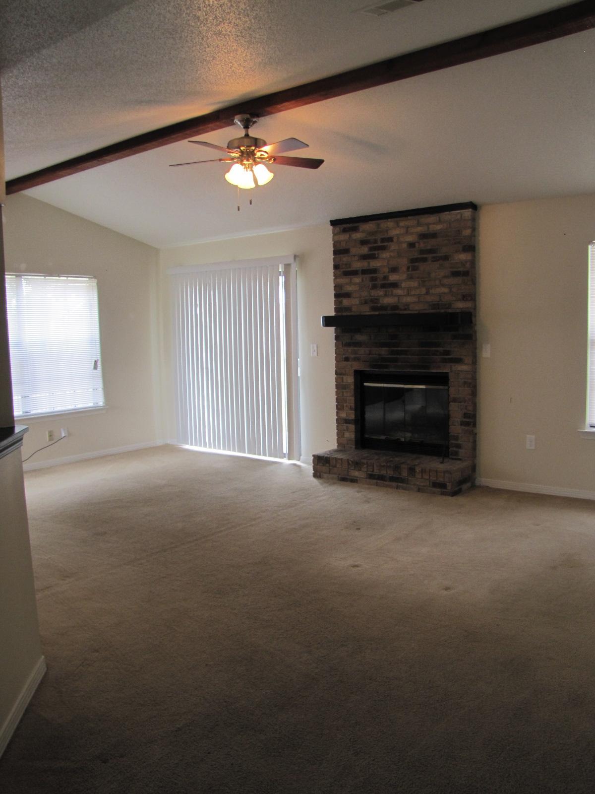 COUNTRYVIEW ESTATES 2ND ADDN - Residential Lease