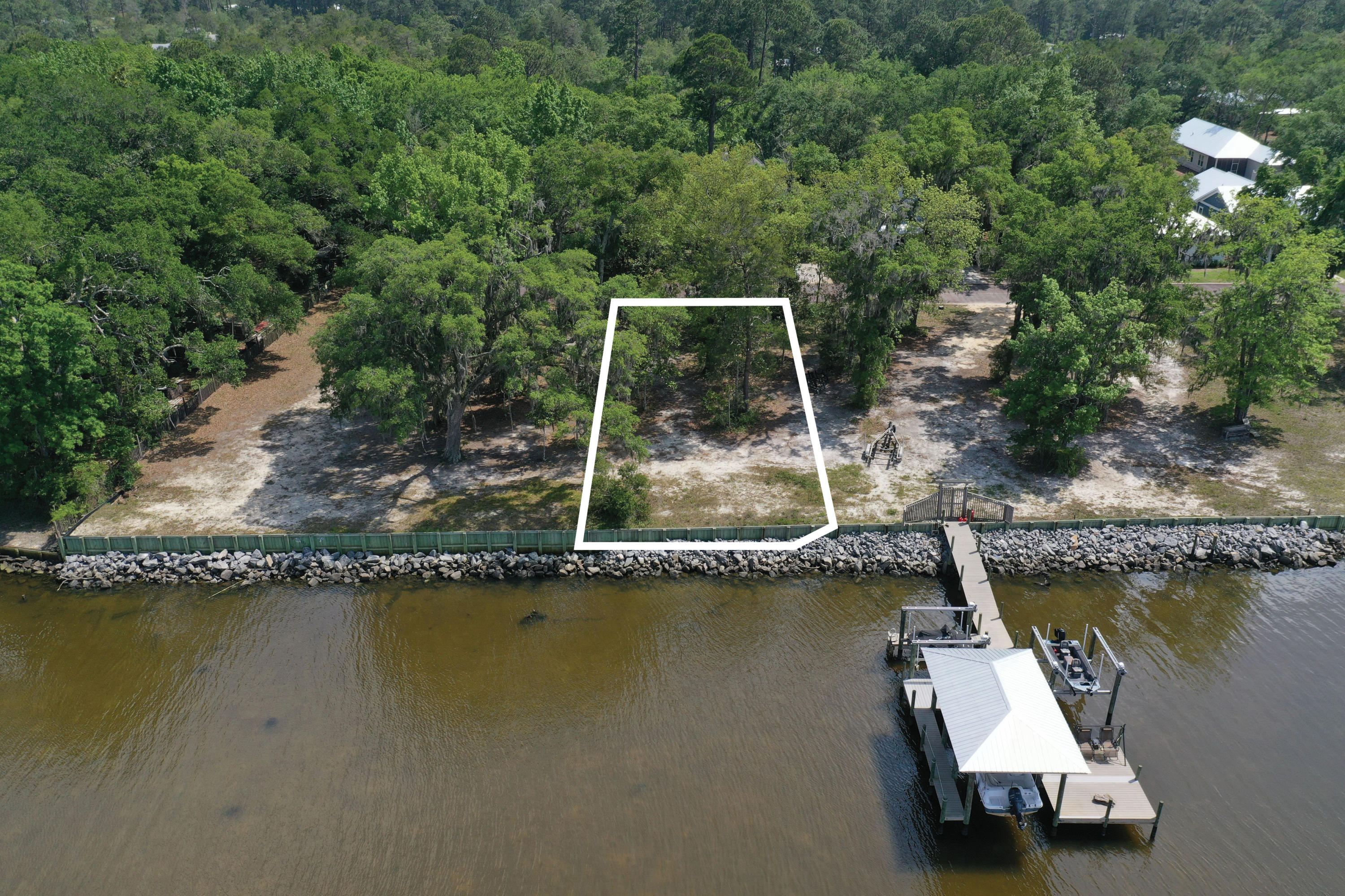 GRAYTON BAYOU - Land