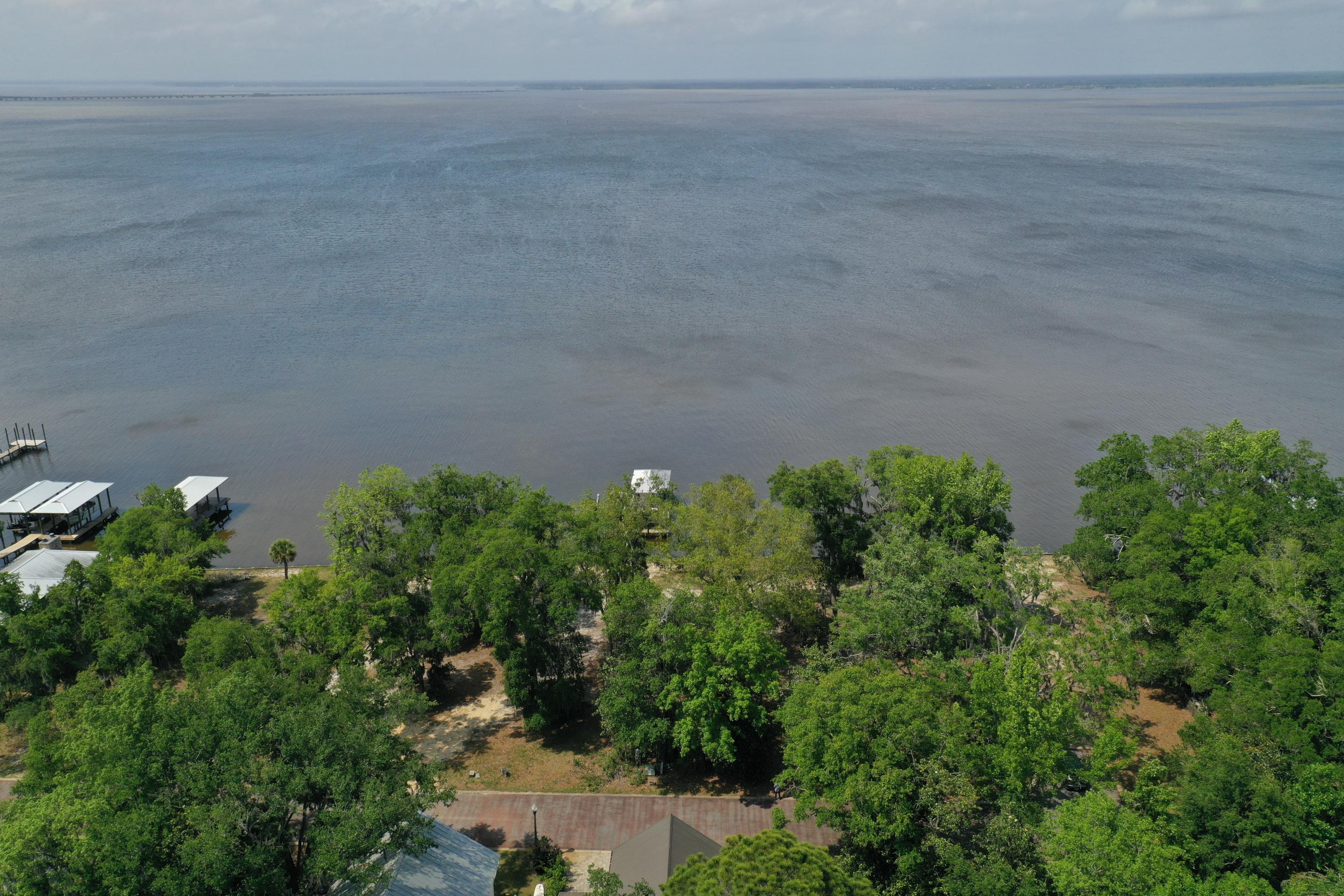 GRAYTON BAYOU - Land