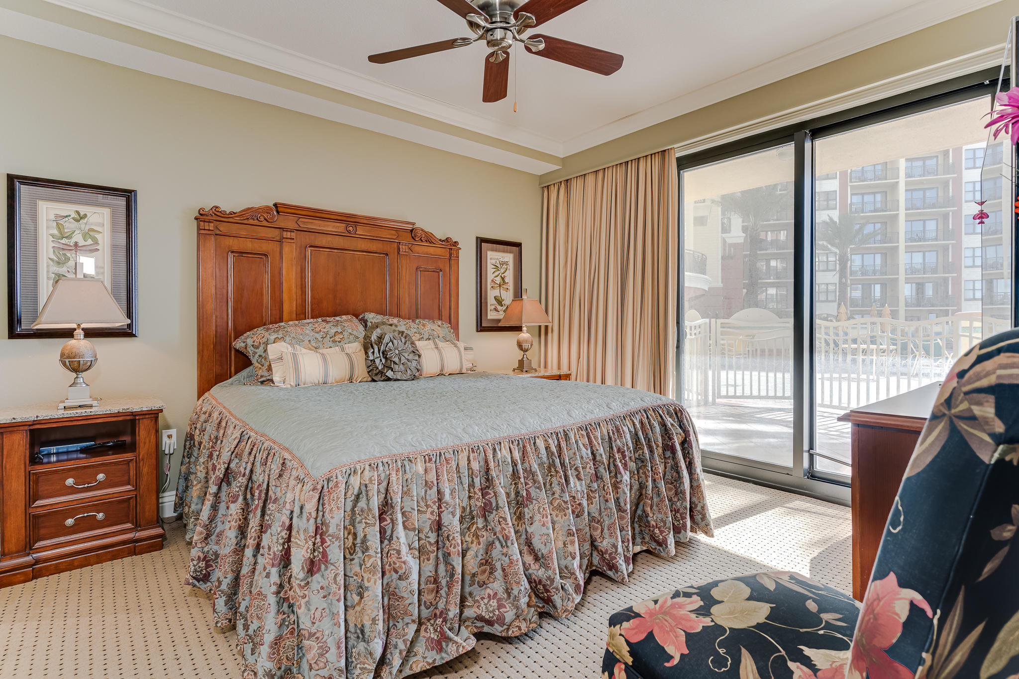 EMERALD GRANDE - Residential