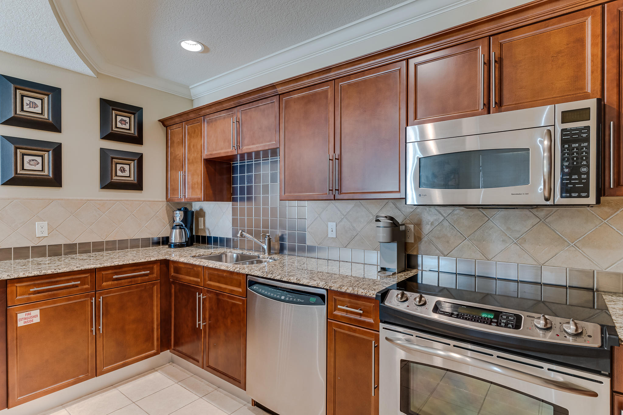 EMERALD GRANDE - Residential