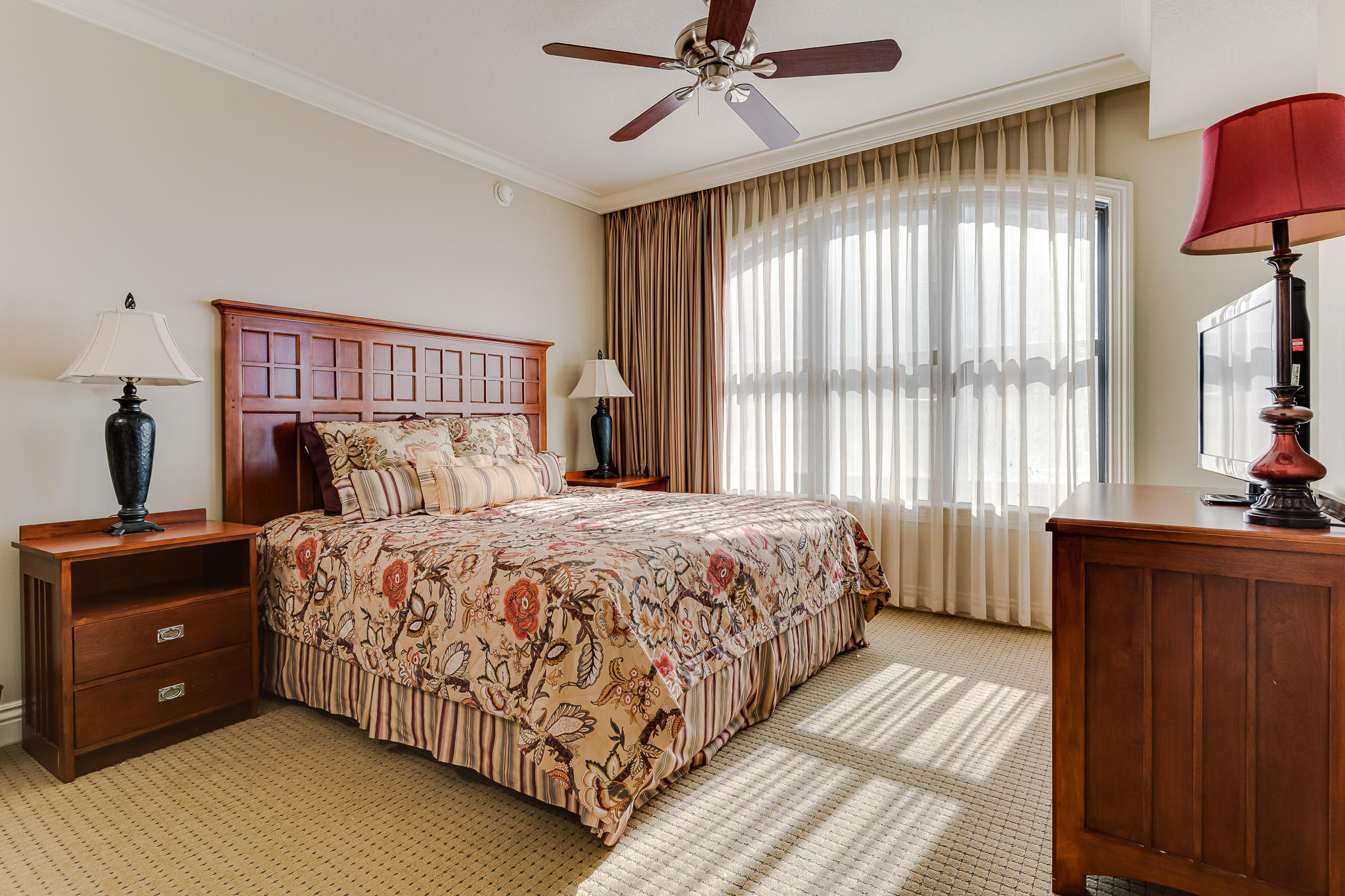 EMERALD GRANDE - Residential