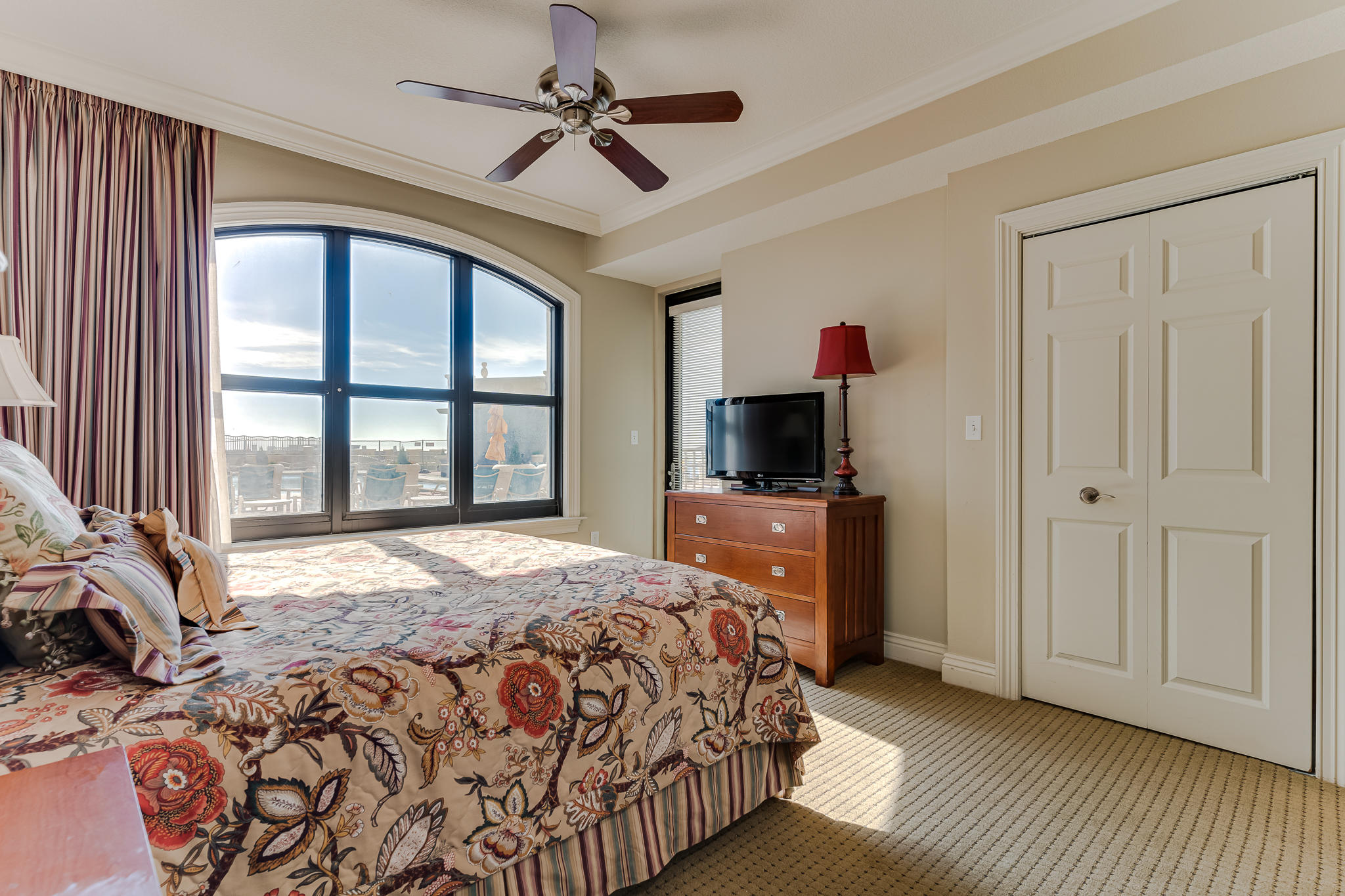 EMERALD GRANDE - Residential