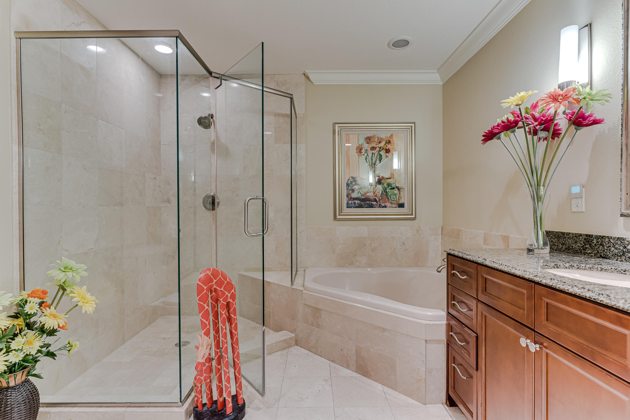 EMERALD GRANDE - Residential