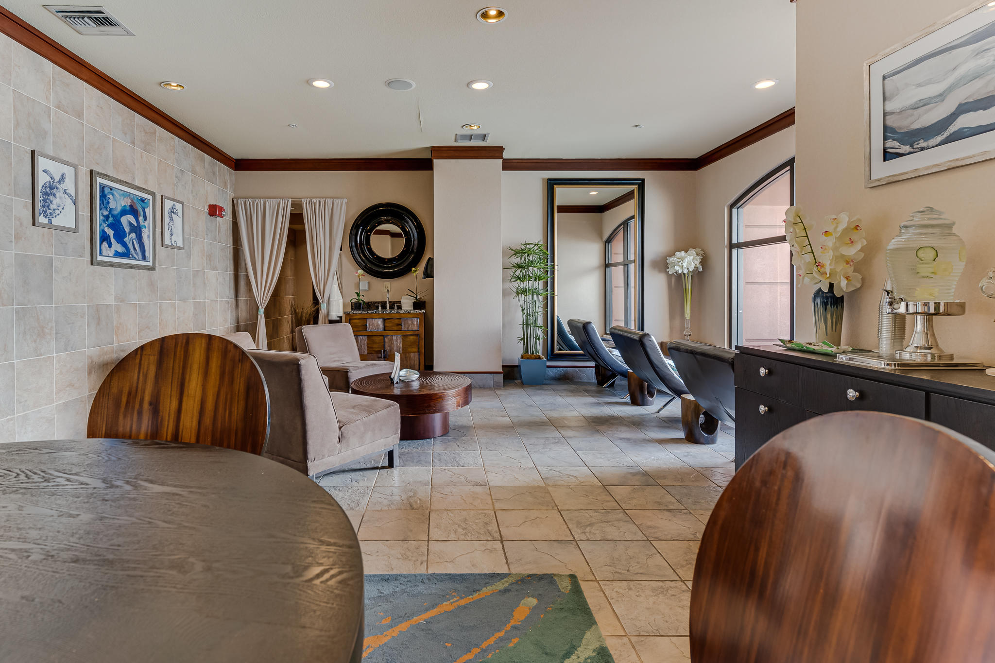 EMERALD GRANDE - Residential