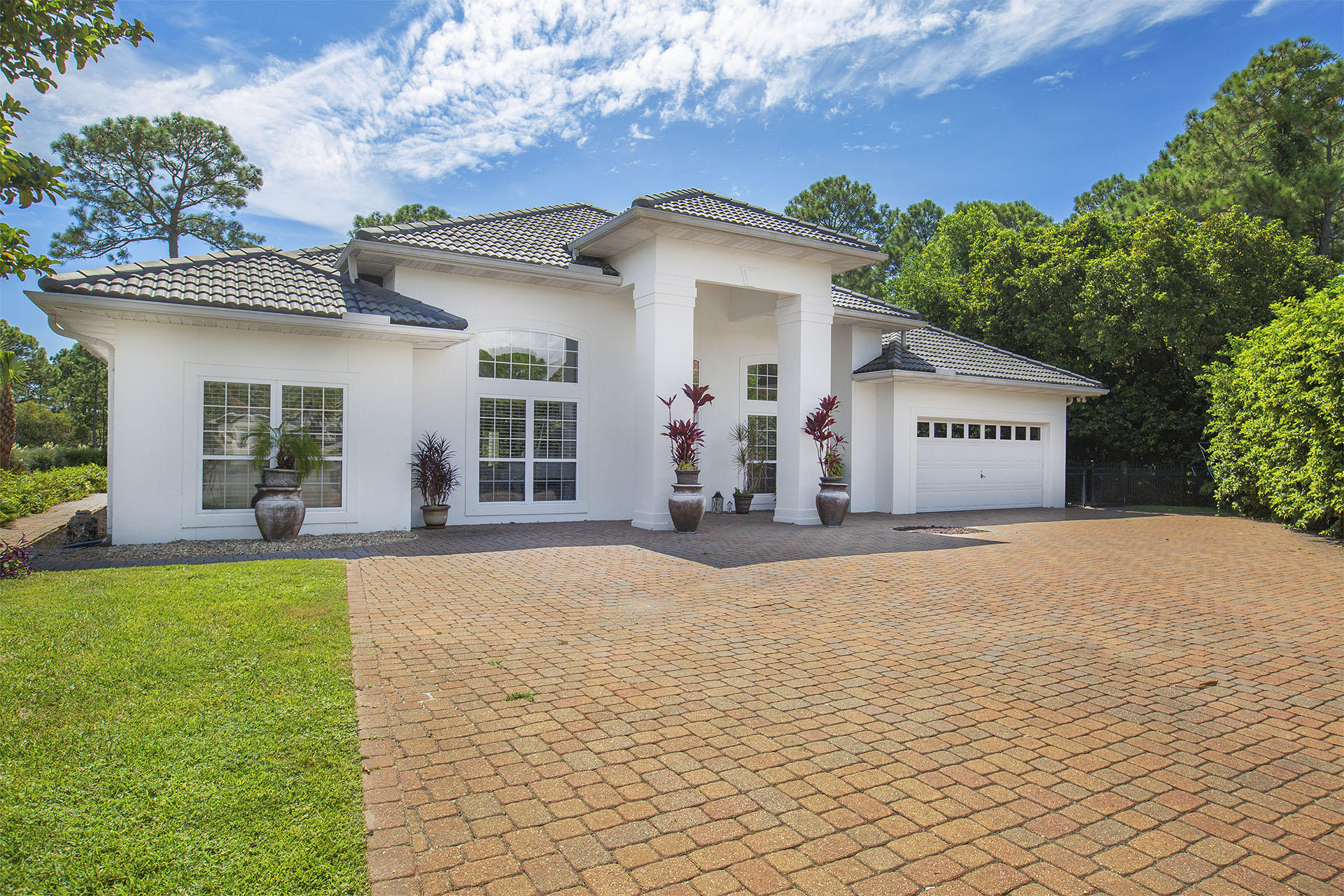Don't miss this beautiful, updated 4 bedroom, 3 bath beauty located within Emerald Bay! Vaulted ceilings, fantastic interior furnishings, gorgeous saltwater pool with new pool pump and so much more. Book your showing before you miss out. New gas hot water heater, updated all plumbing AC, paint and more!