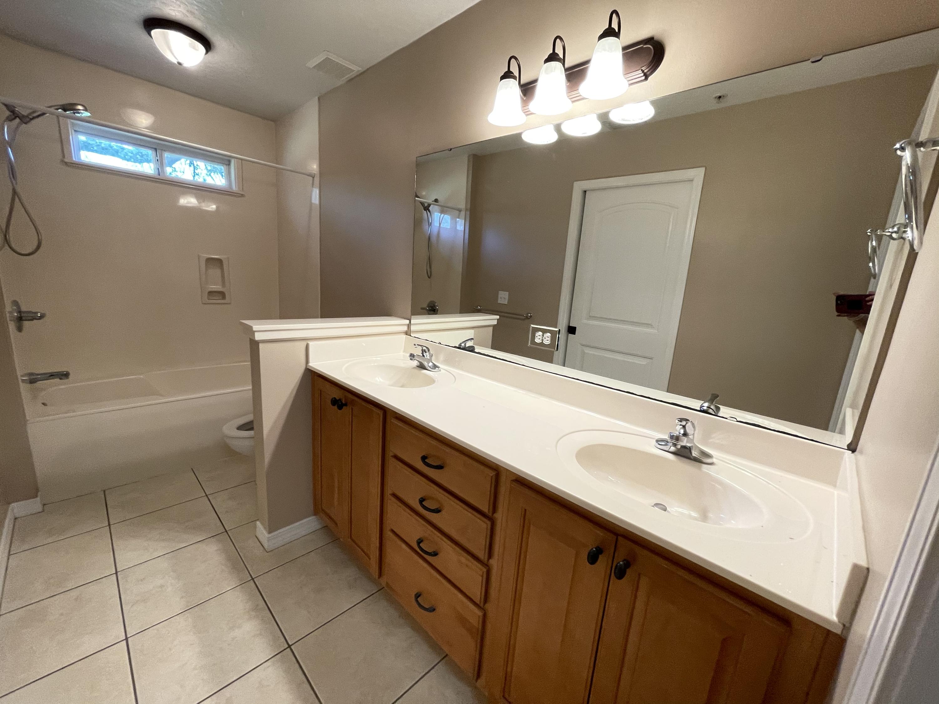 MAGNOLIAS OF MARY ESTHER - Residential Lease