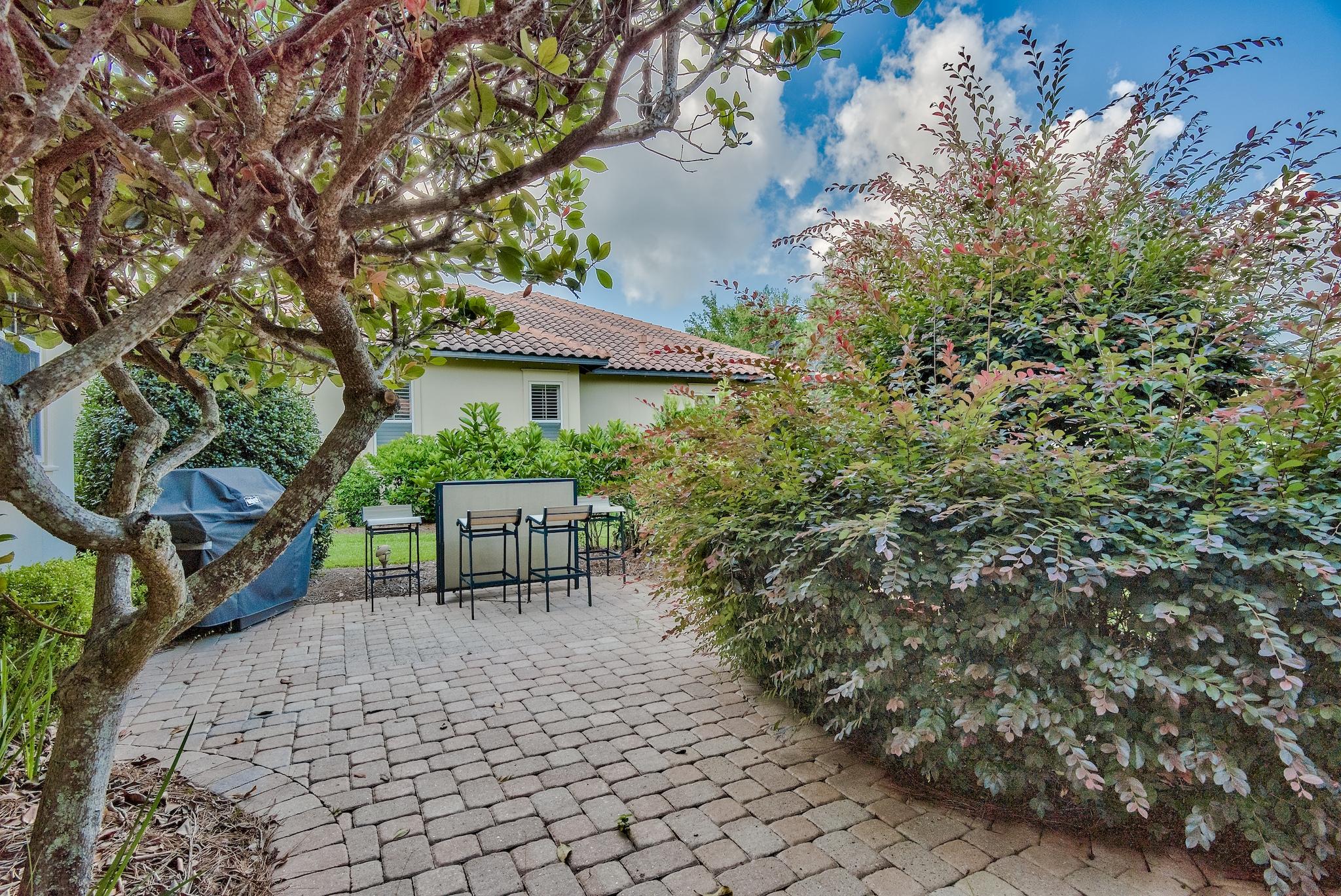 VINEYARD AT RAVEN OAKS - Residential